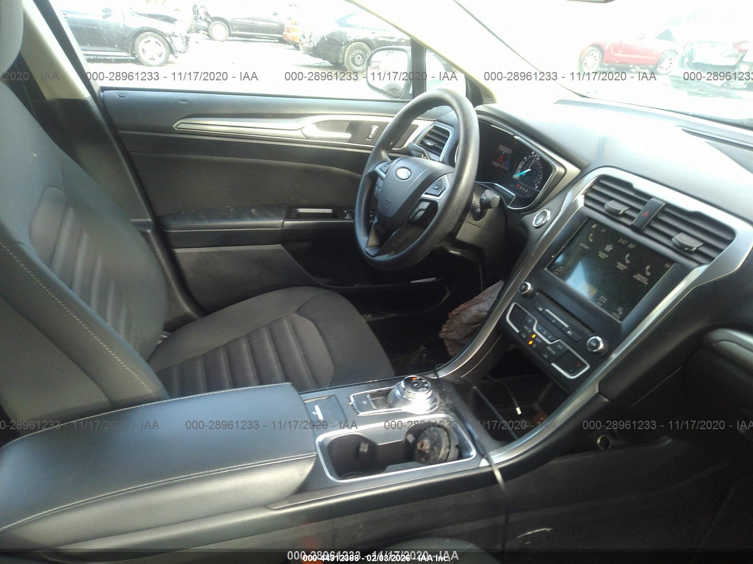 FORD FUSION image 5