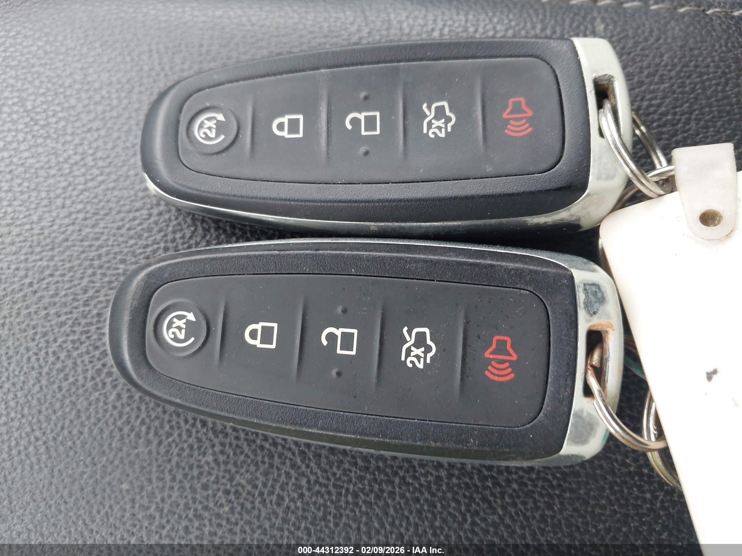 FORD ESCAPE image 11