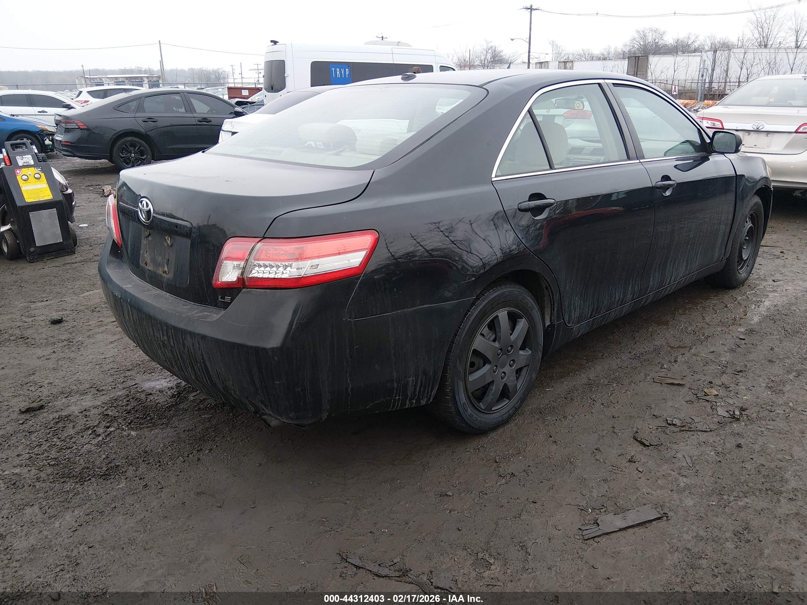 TOYOTA CAMRY image 4
