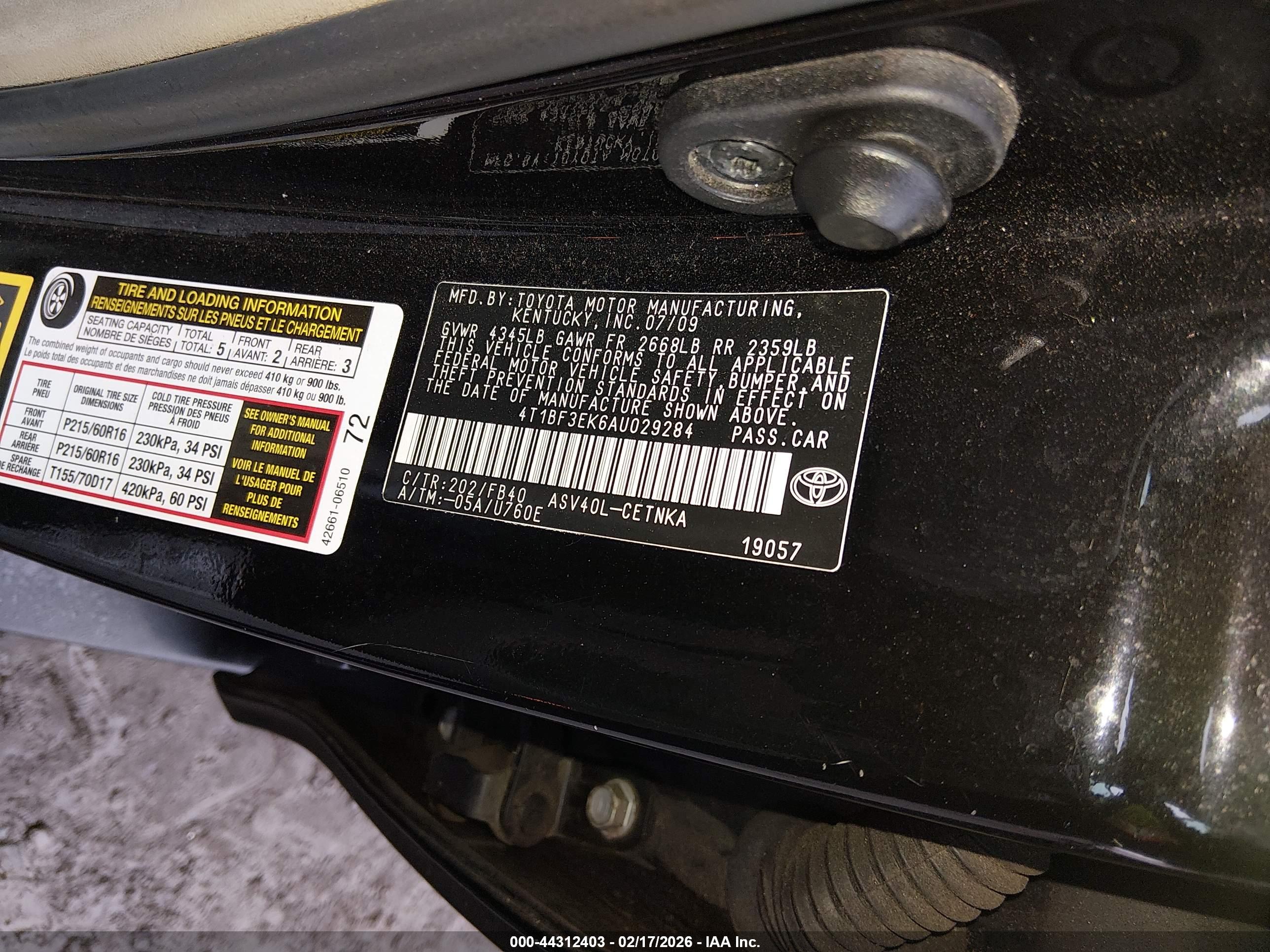 TOYOTA CAMRY image 9