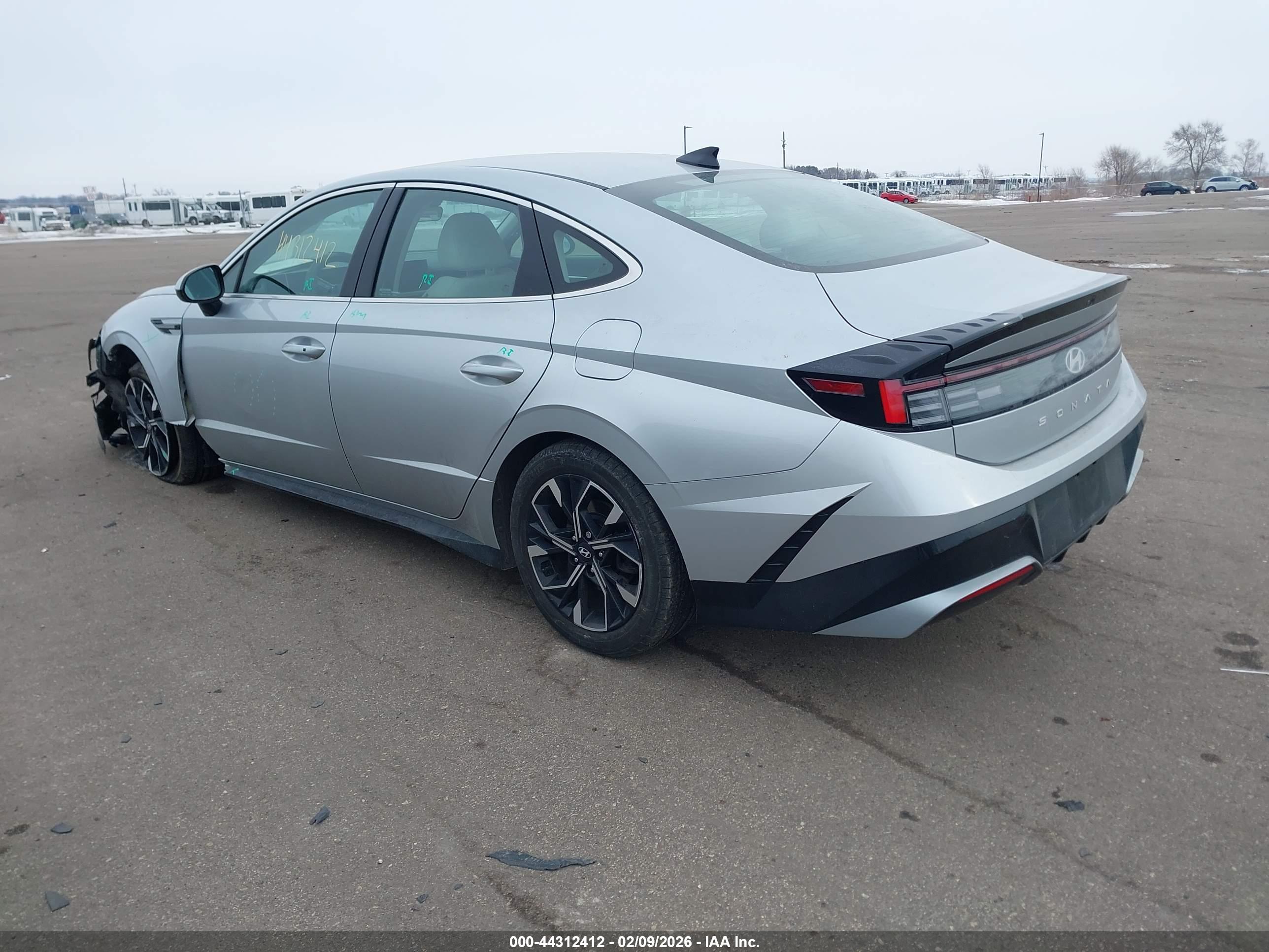 HYUNDAI SONATA image 3