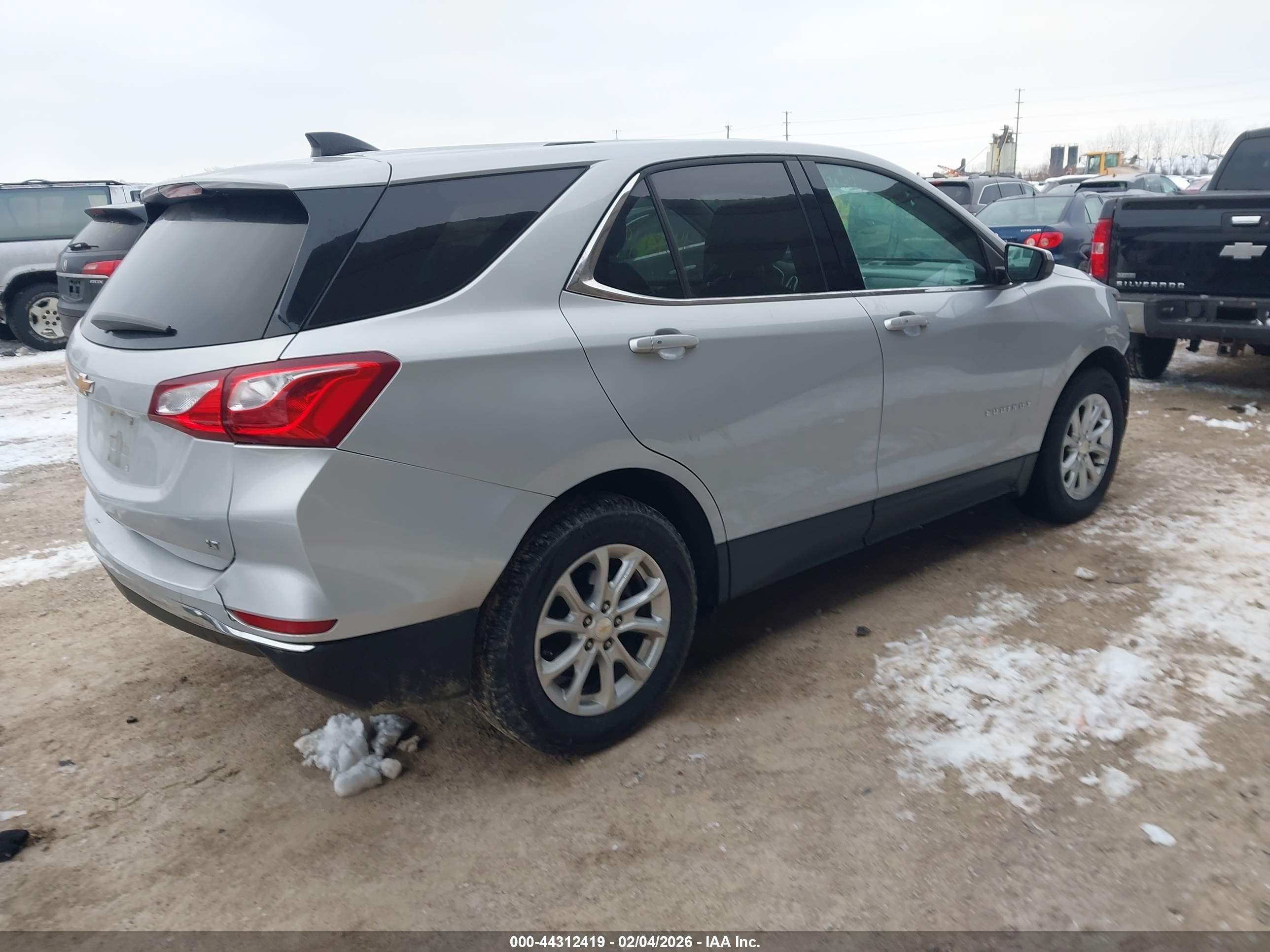 CHEVROLET EQUINOX image 4