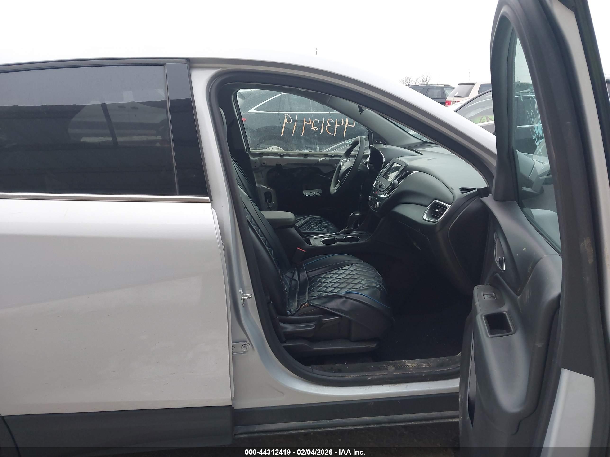 CHEVROLET EQUINOX image 5