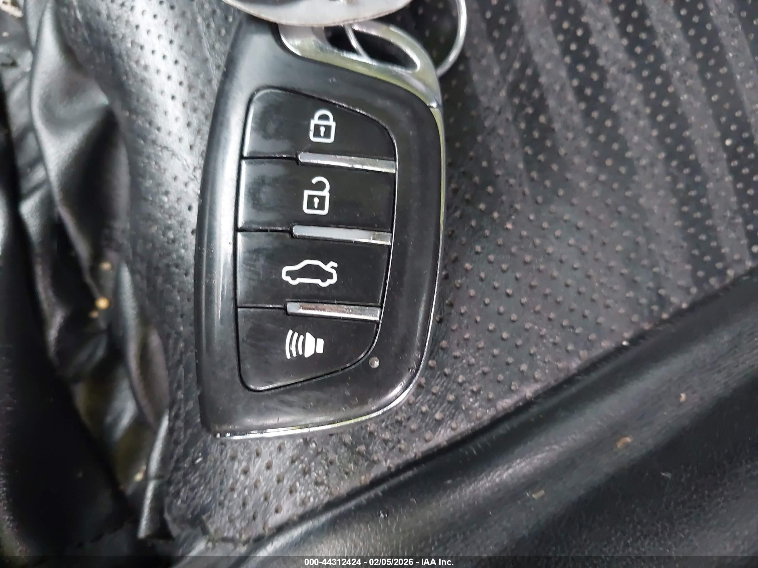INFINITI Q50 image 11