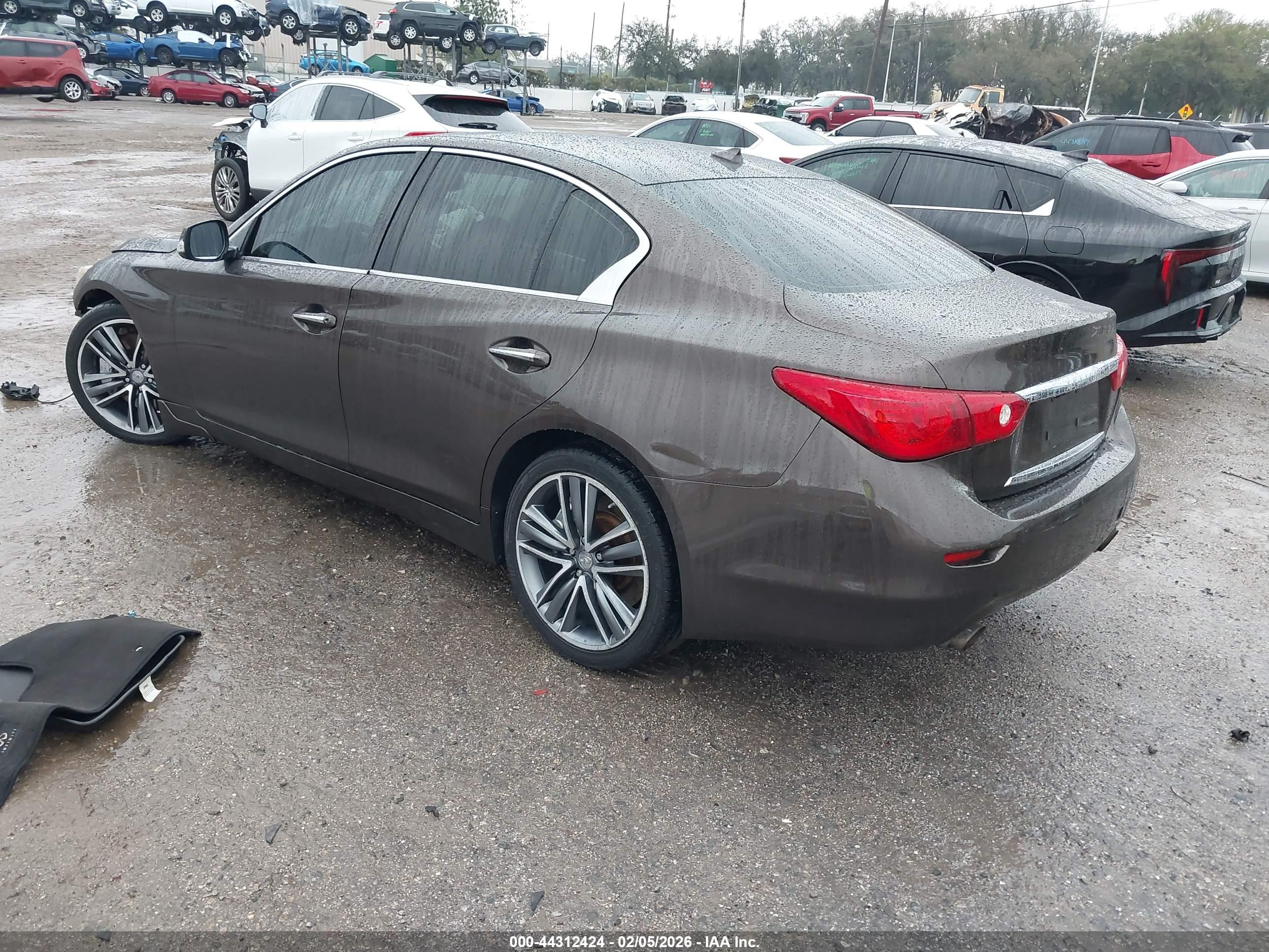 INFINITI Q50 image 3