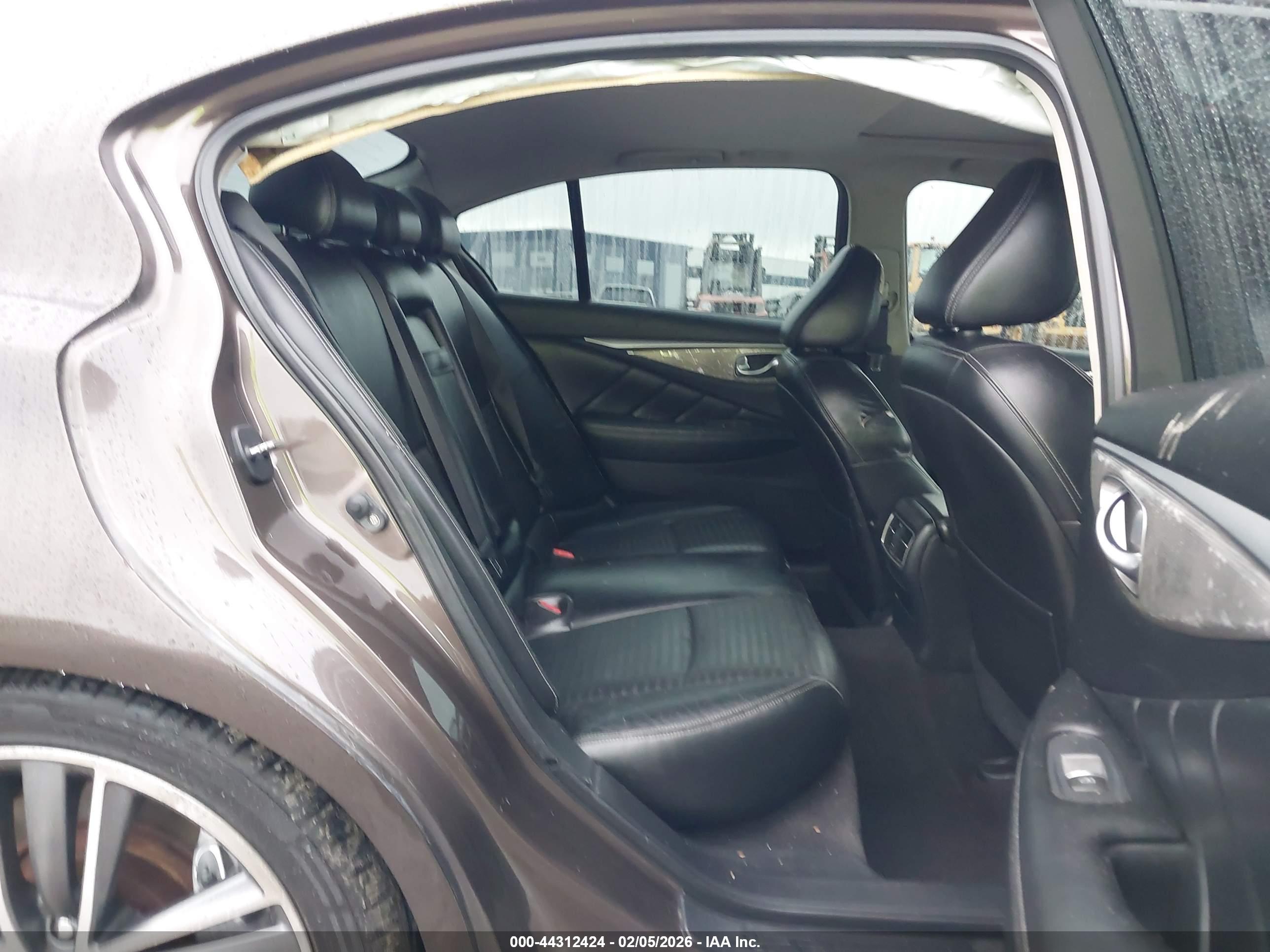 INFINITI Q50 image 8