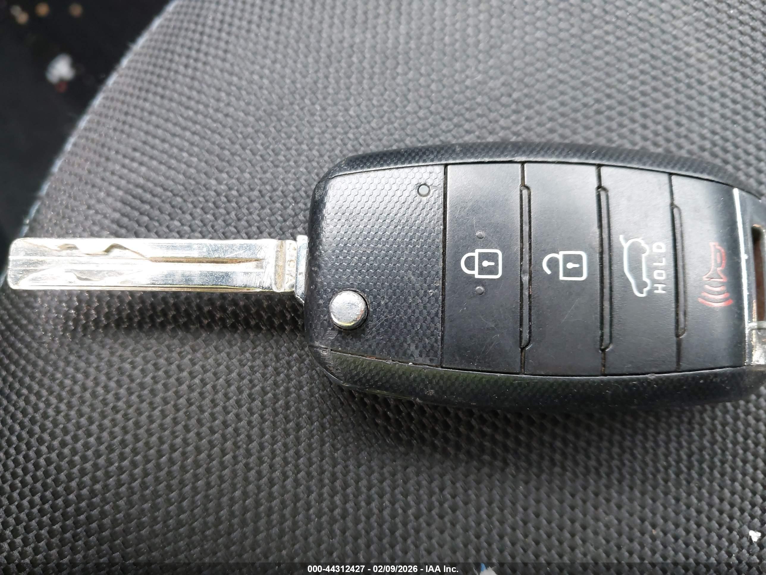 KIA SPORTAGE image 11