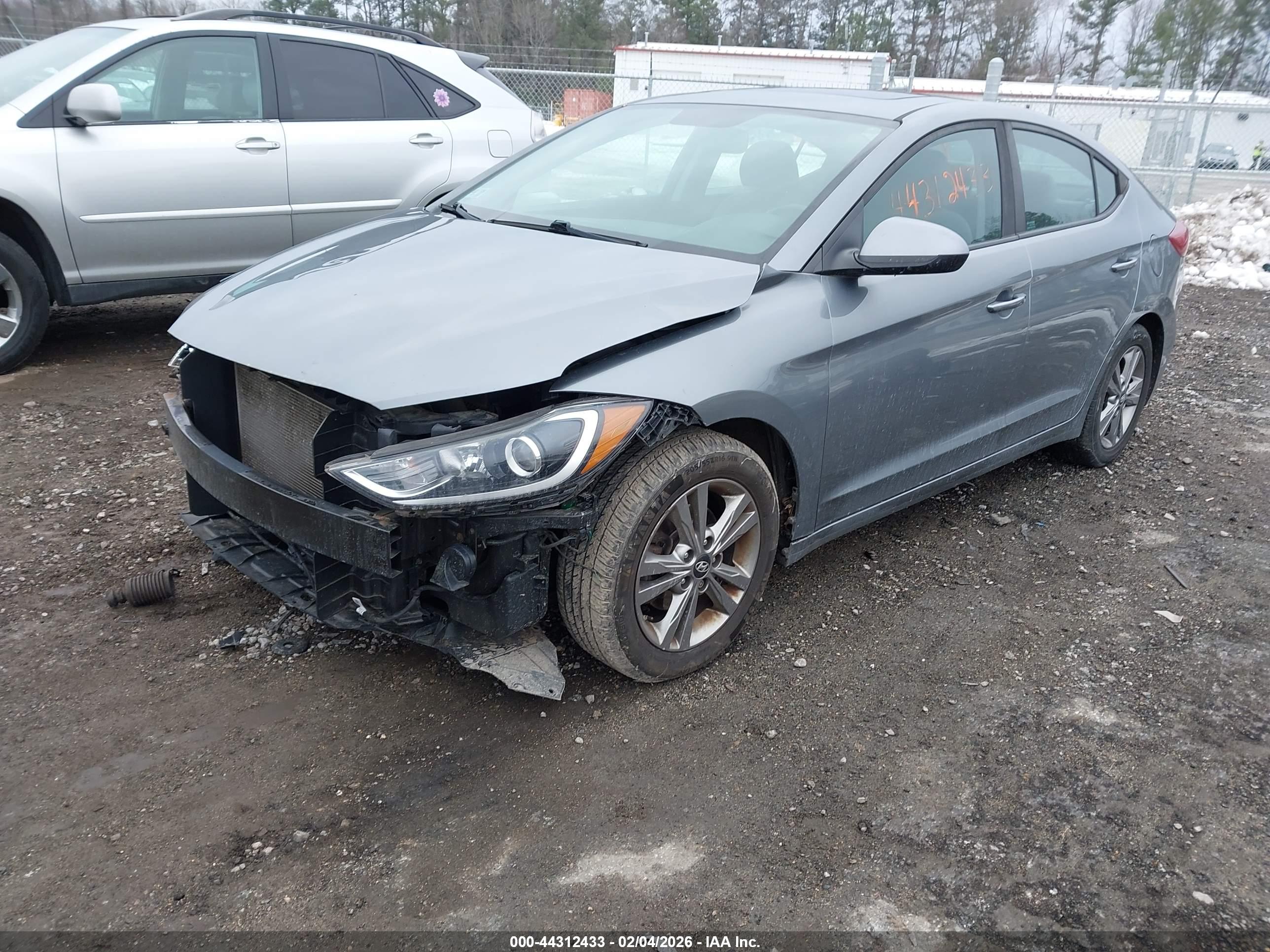 HYUNDAI ELANTRA image 2