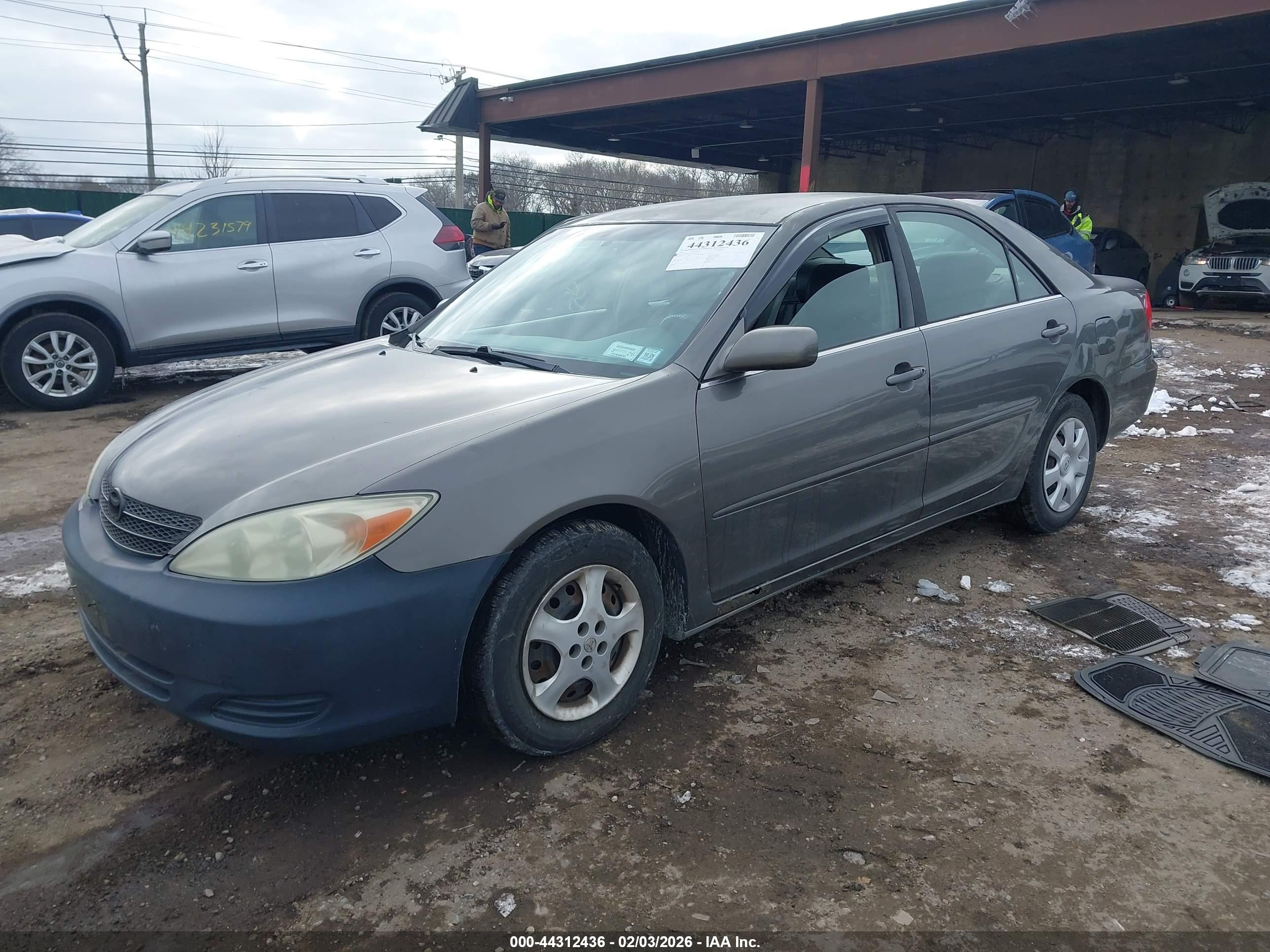 TOYOTA CAMRY image 2