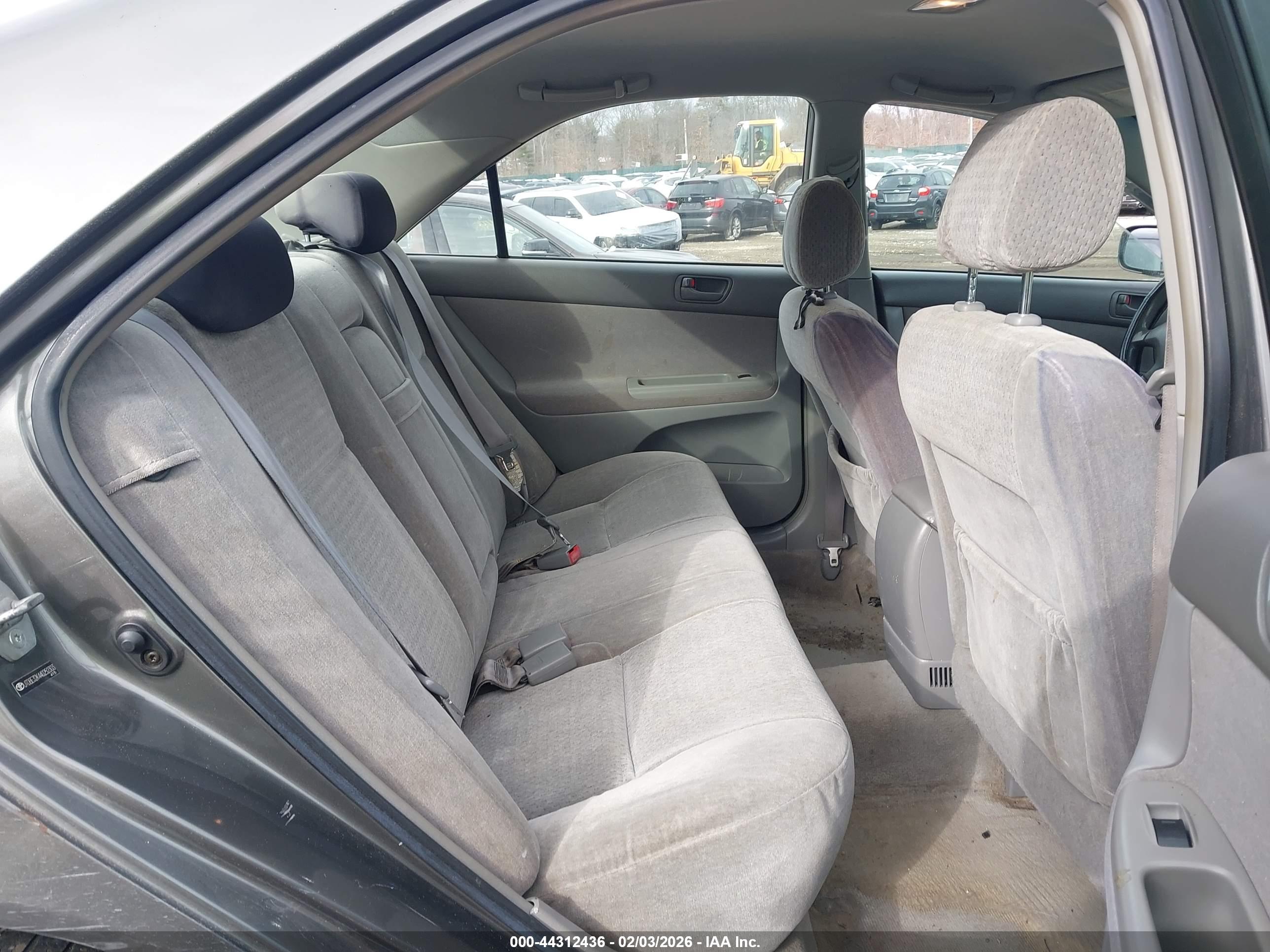 TOYOTA CAMRY image 8