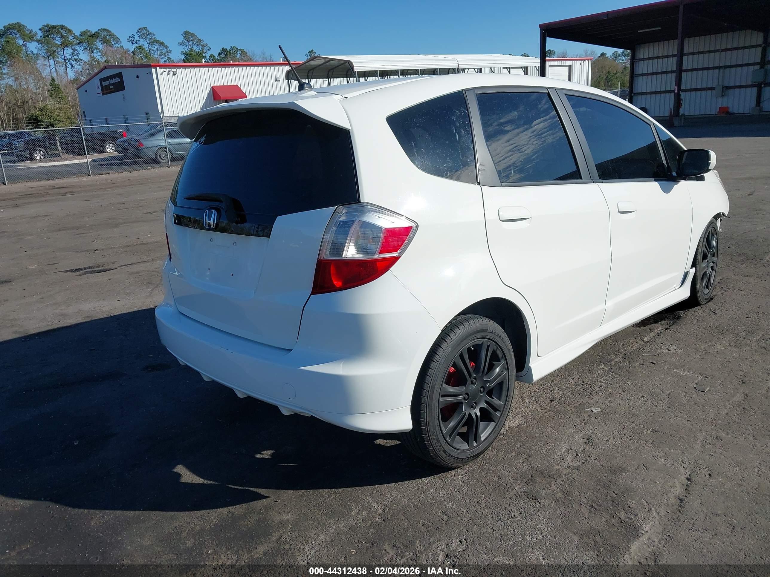HONDA FIT image 4