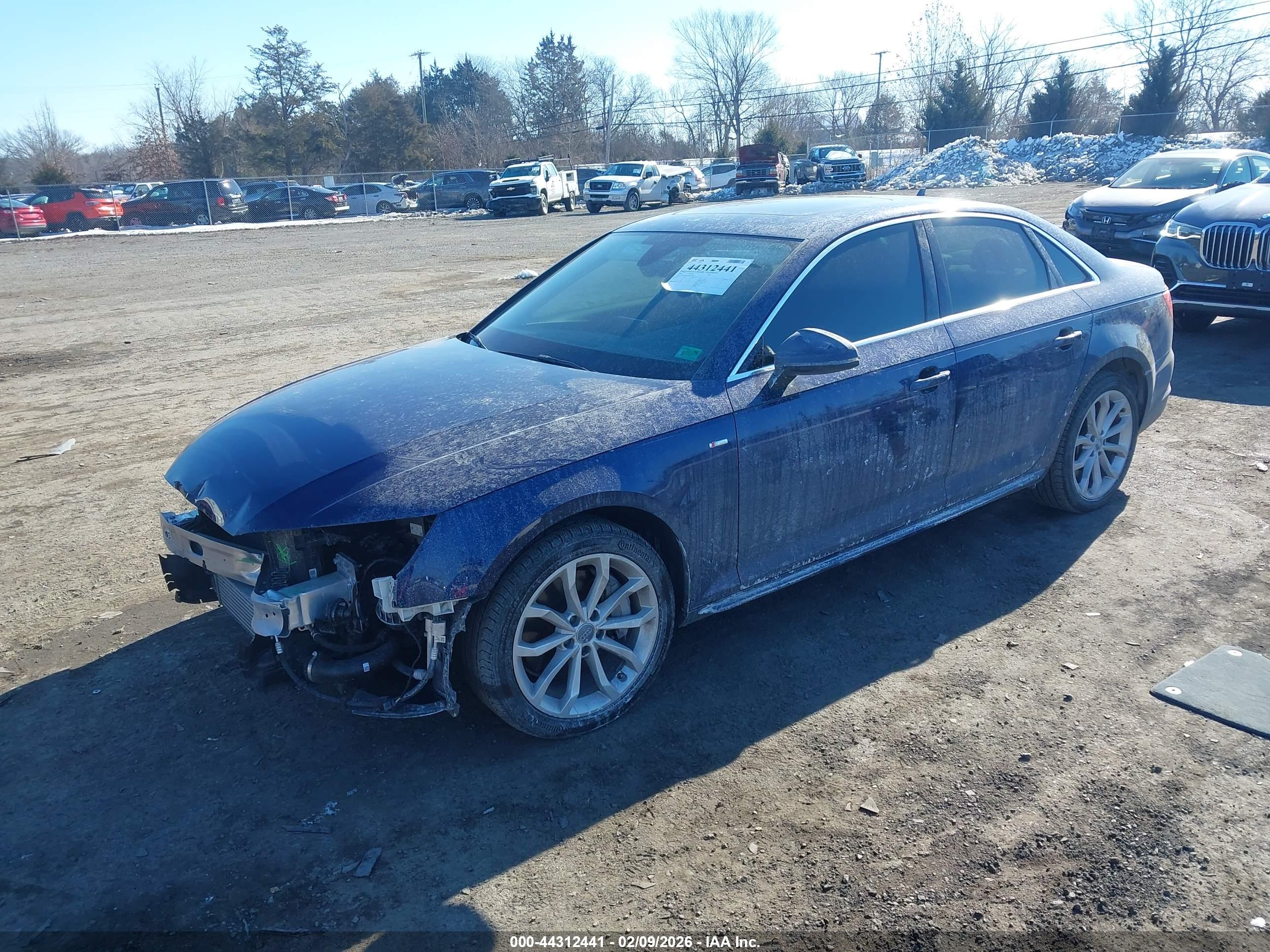 AUDI A4 image 2