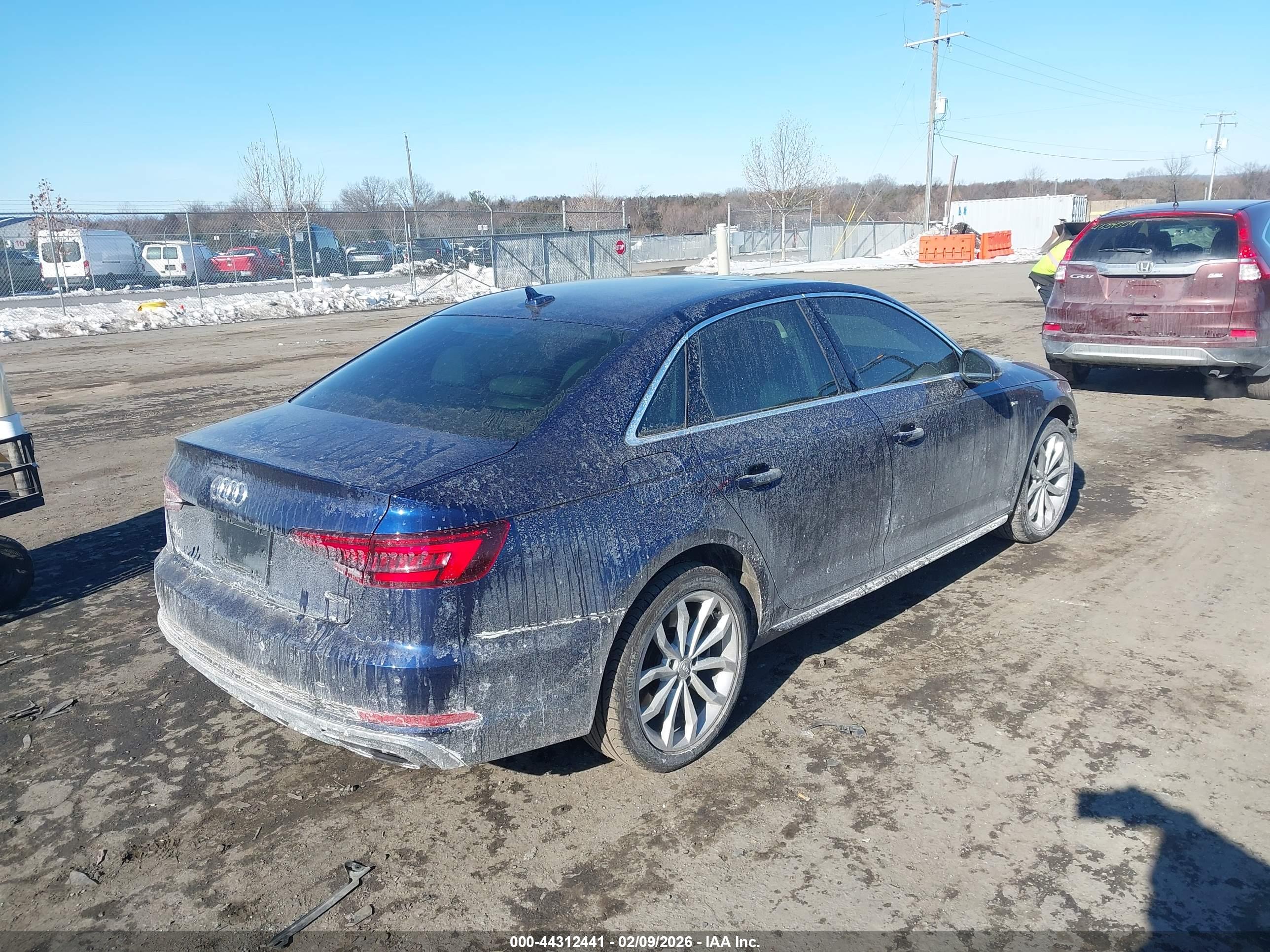 AUDI A4 image 4