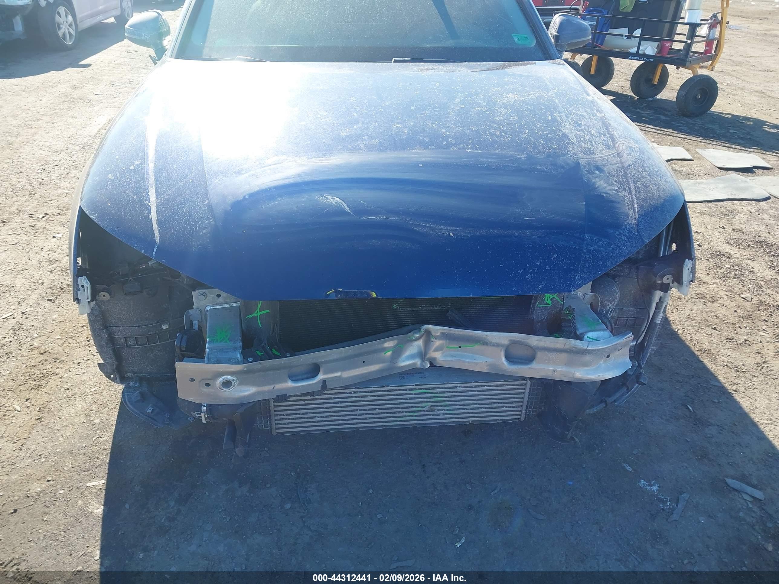 AUDI A4 image 6