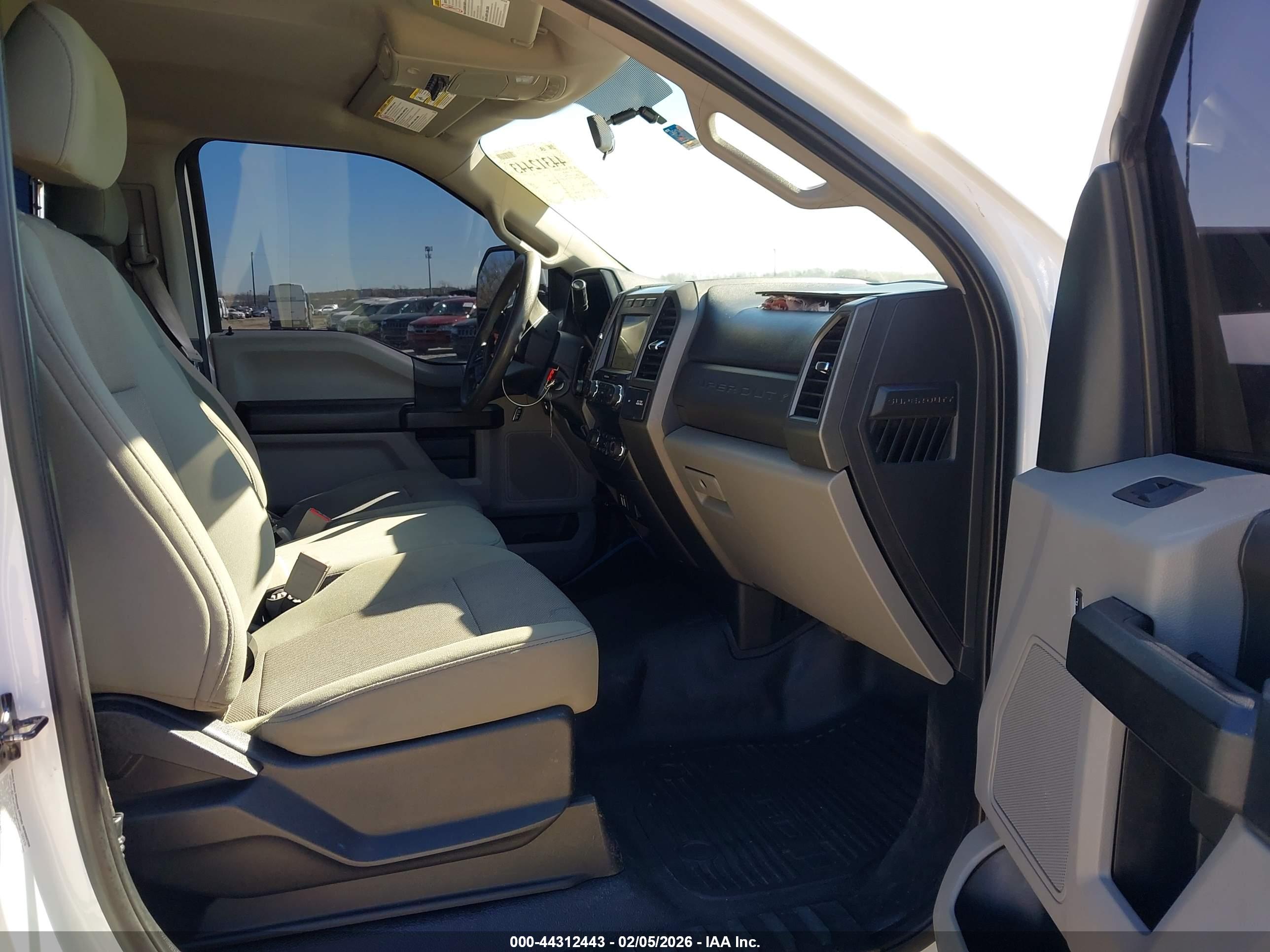 FORD F-350 image 8