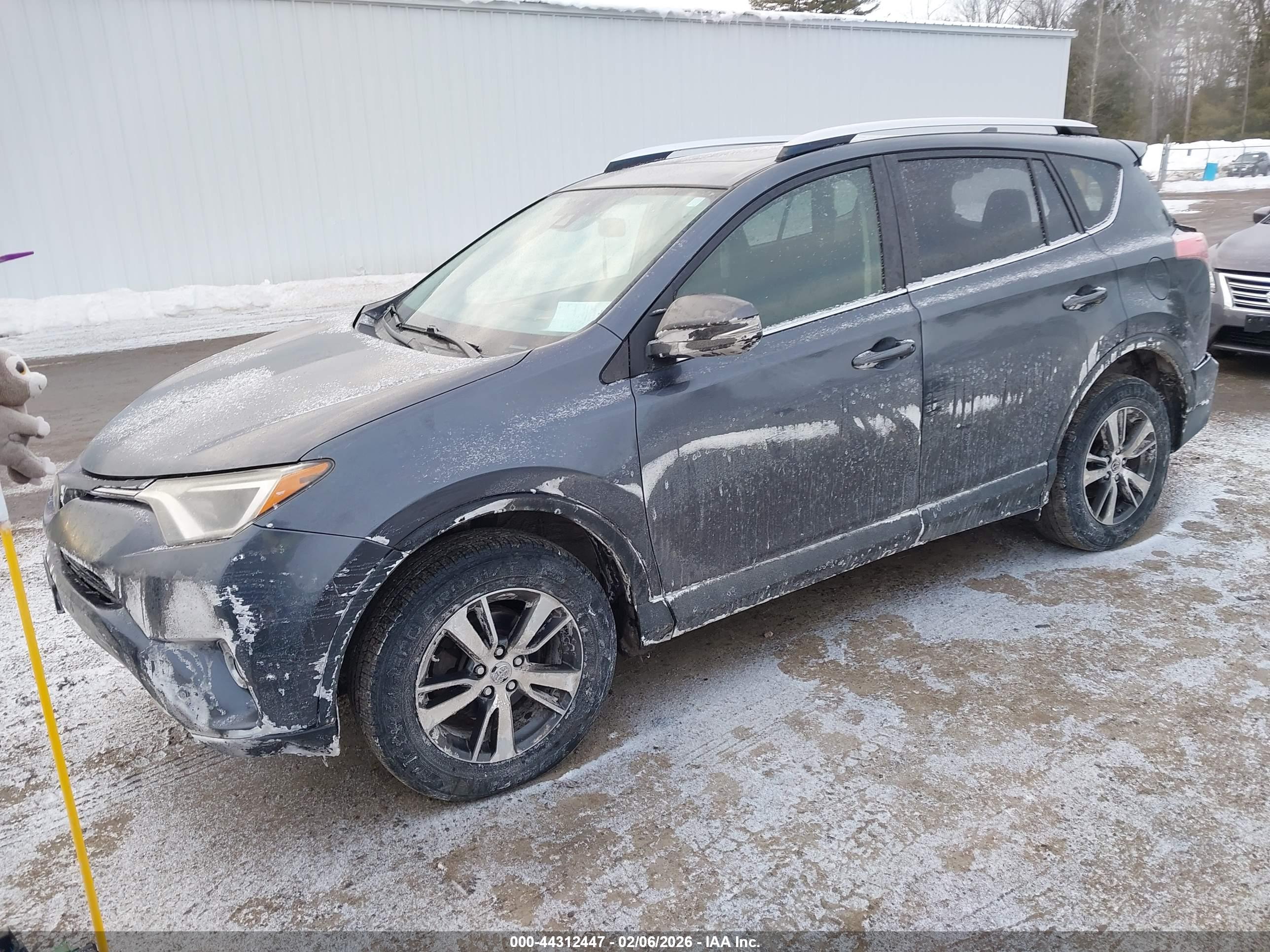 TOYOTA RAV4 image 2