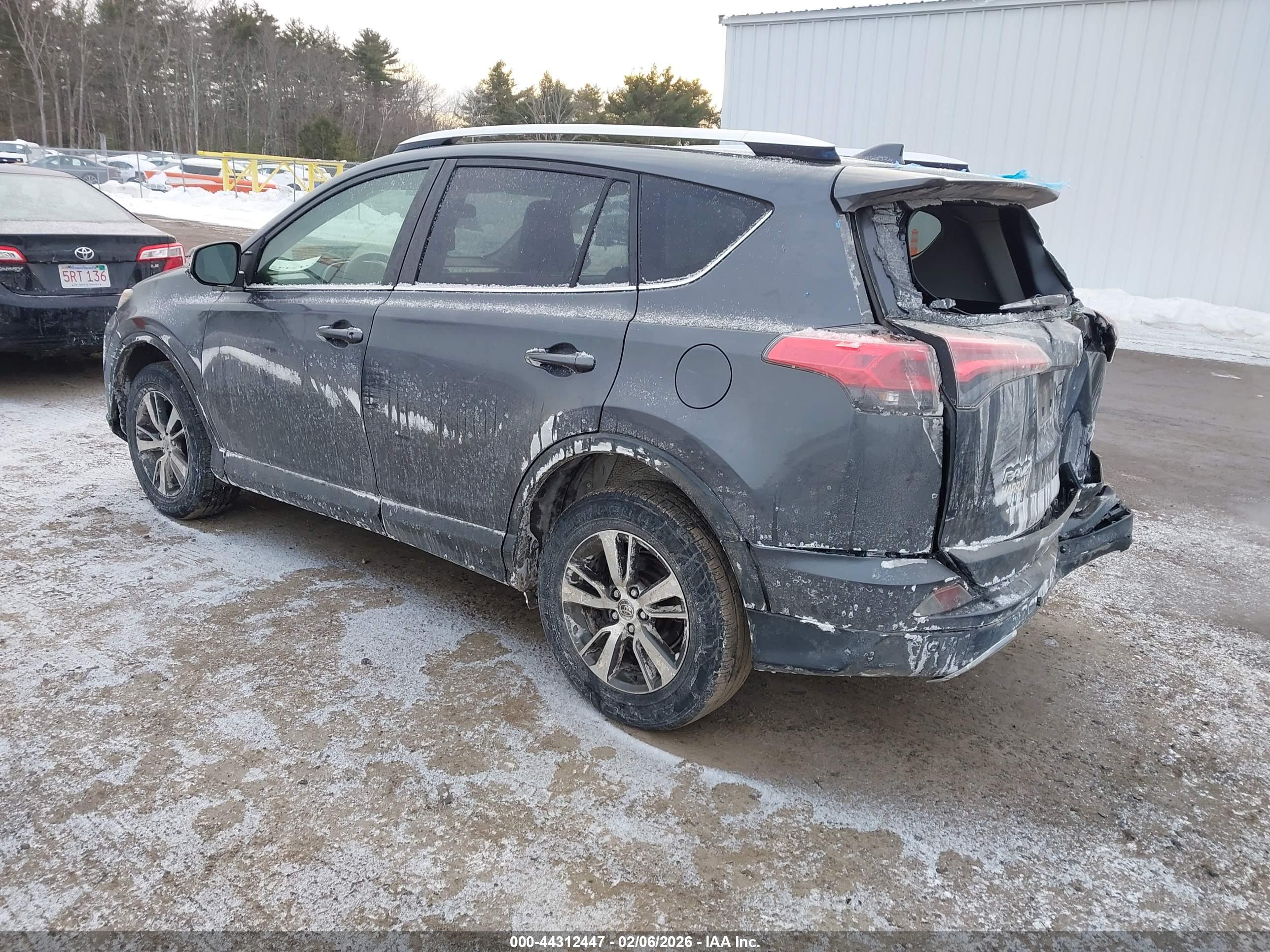 TOYOTA RAV4 image 3