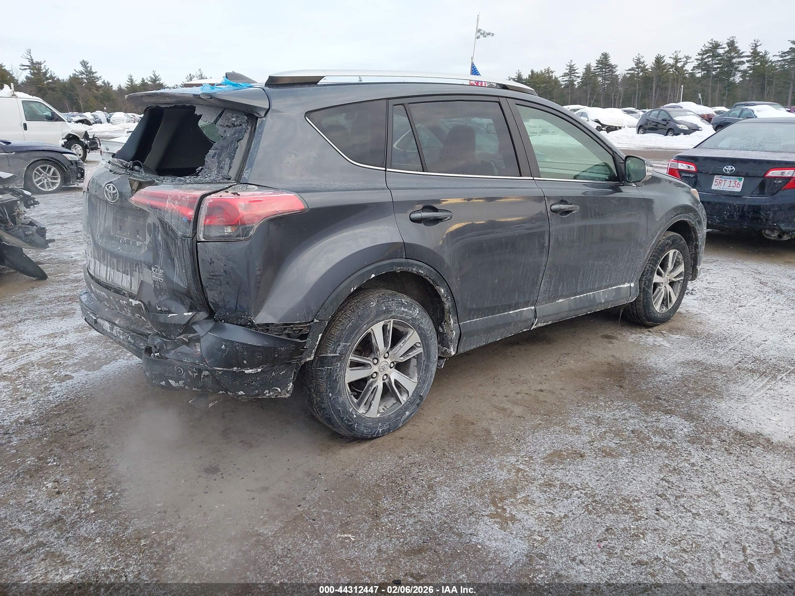 TOYOTA RAV4 image 4