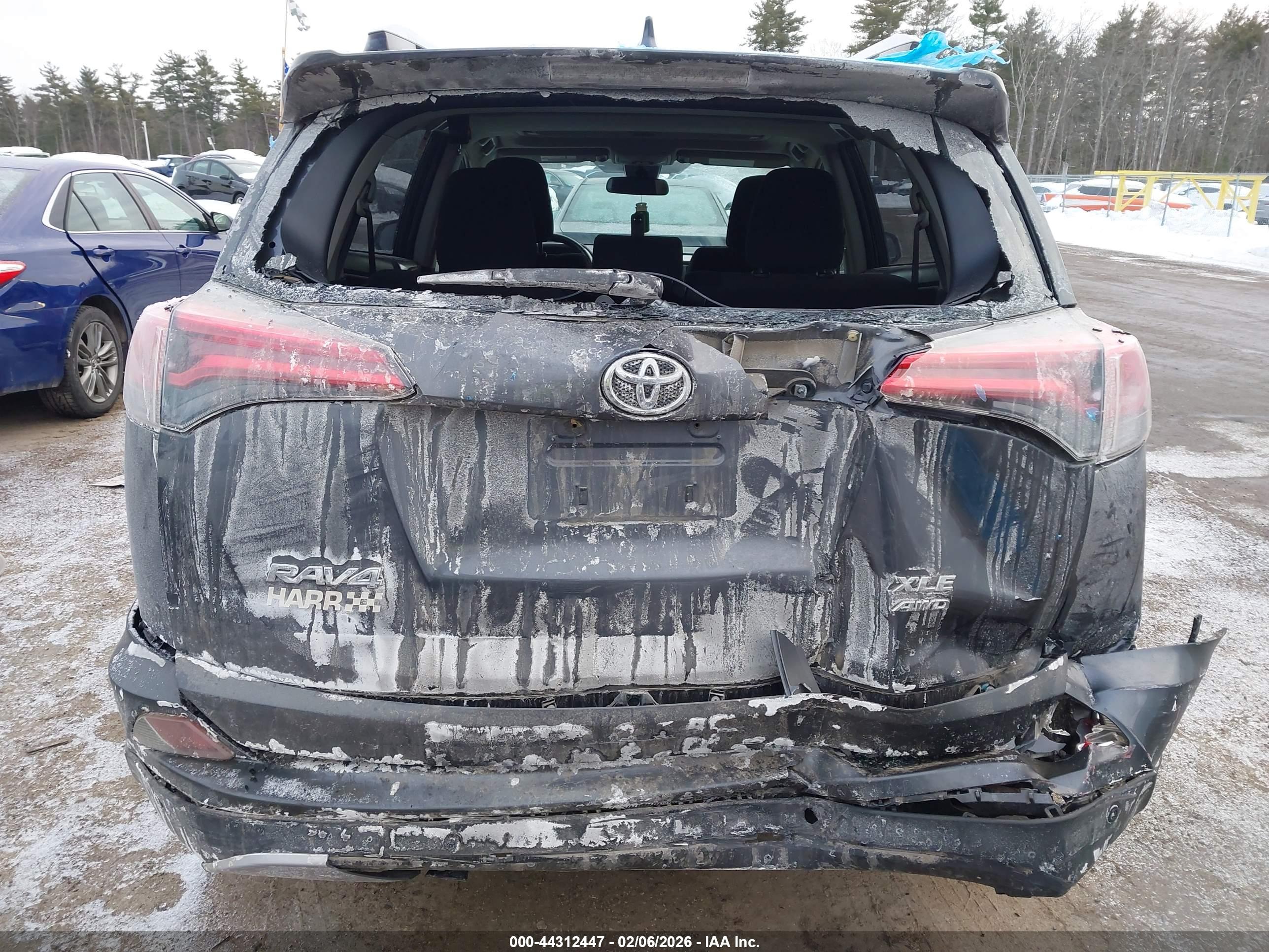 TOYOTA RAV4 image 6