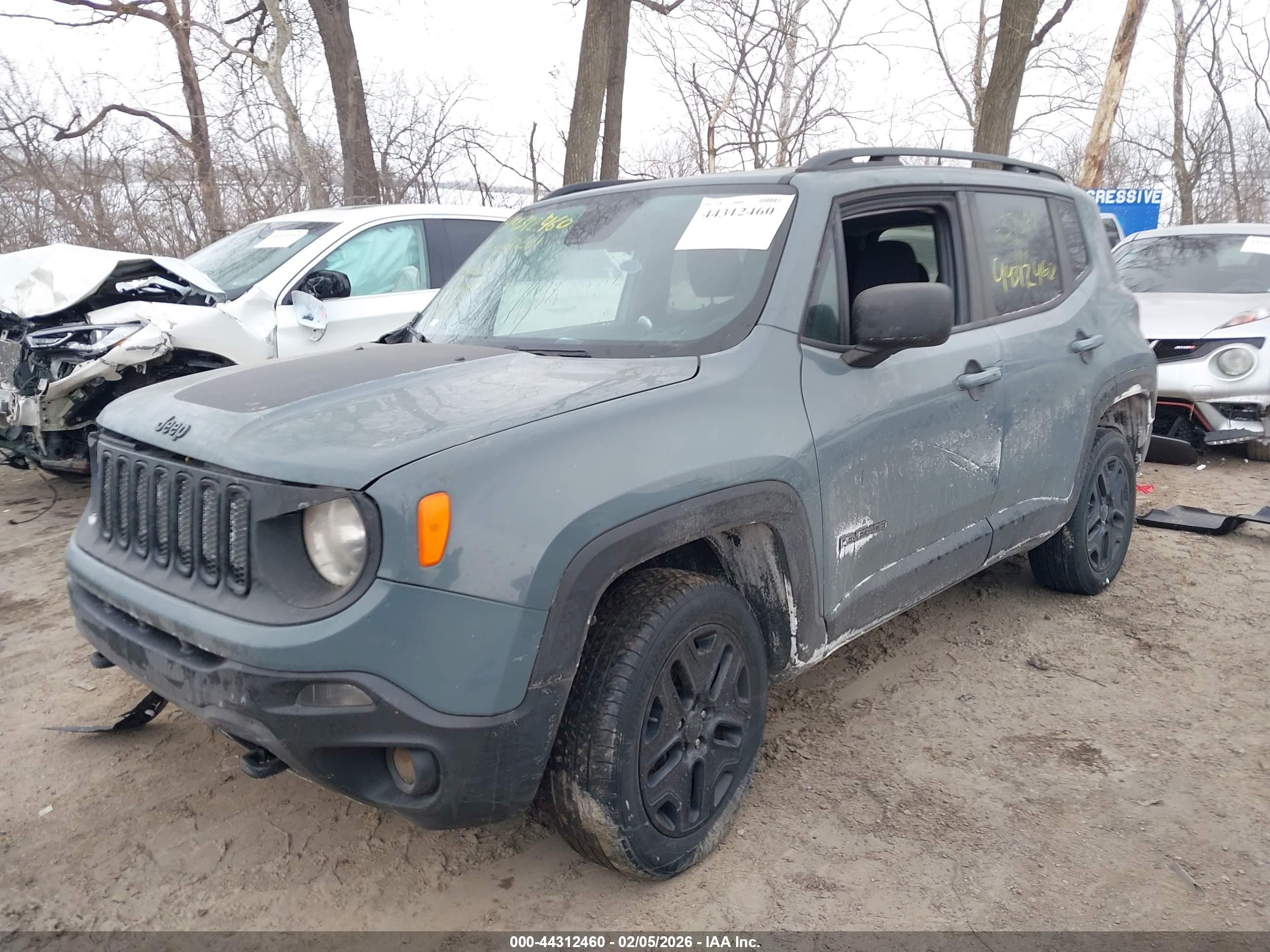 JEEP RENEGADE image 2