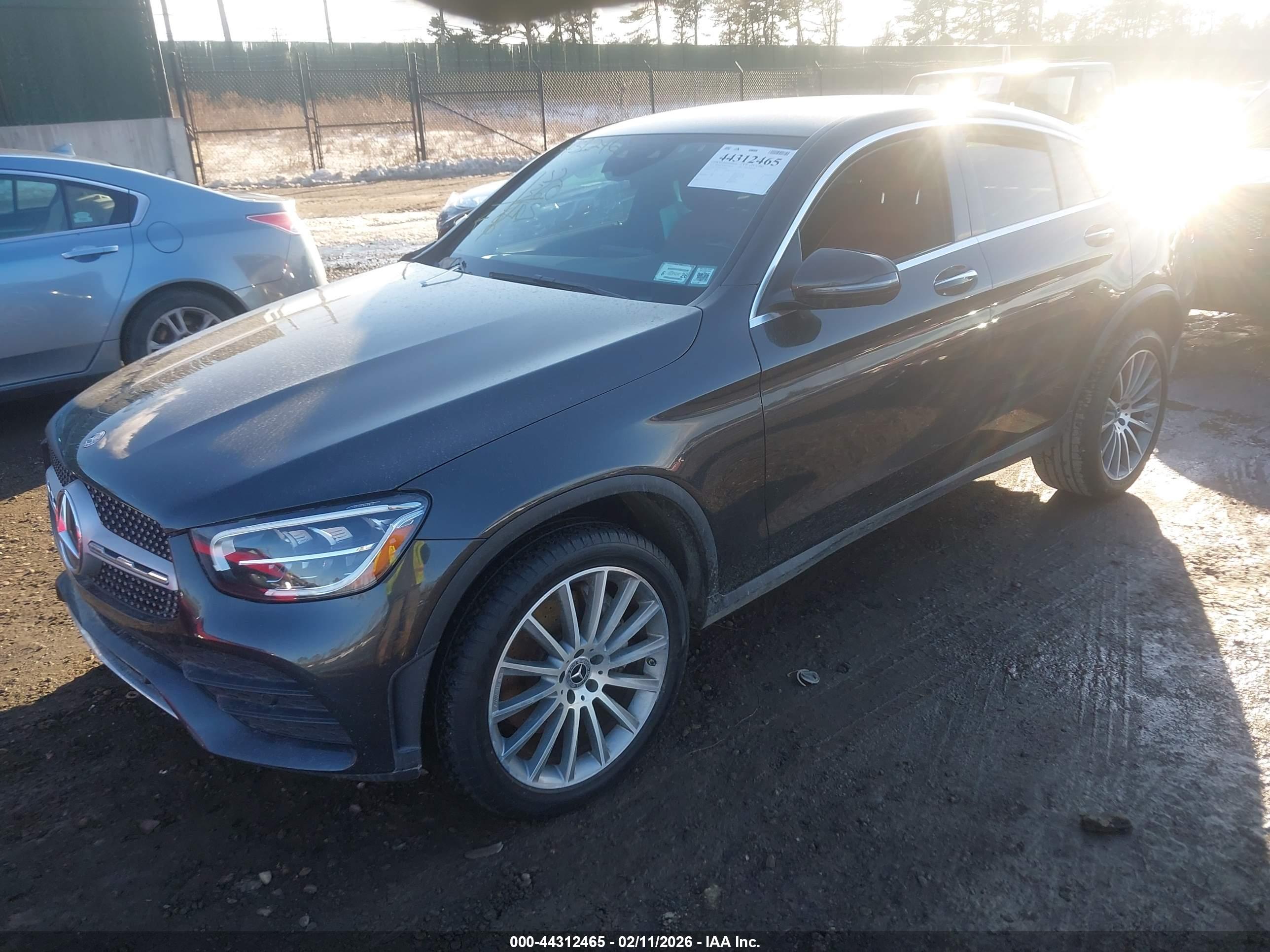 MERCEDES-BENZ GLC image 2