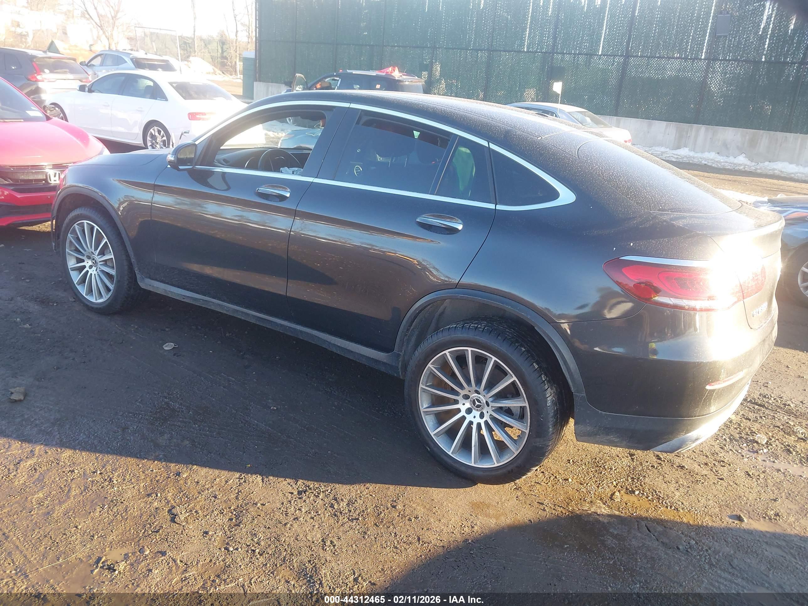 MERCEDES-BENZ GLC image 3