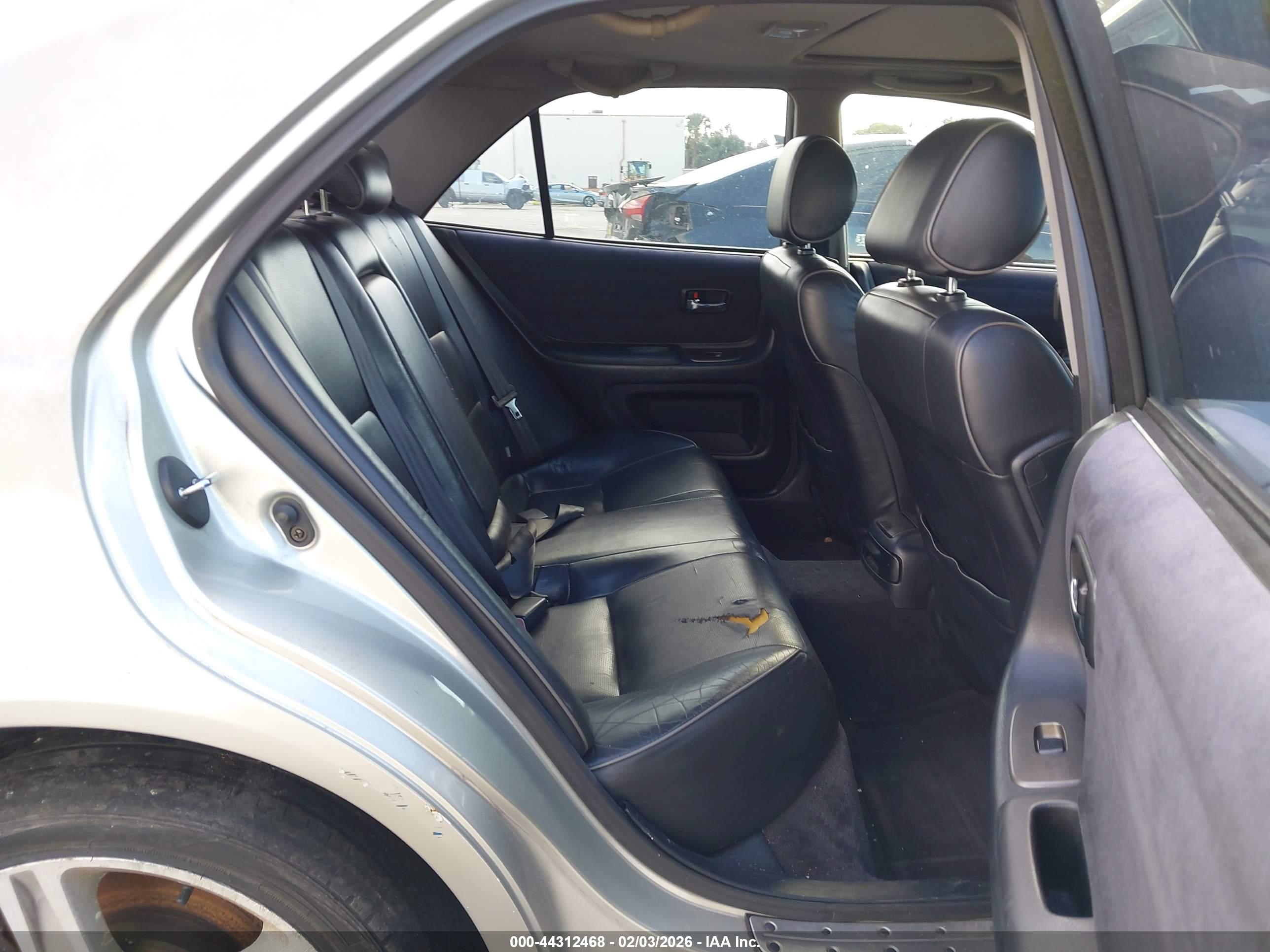 LEXUS IS image 8