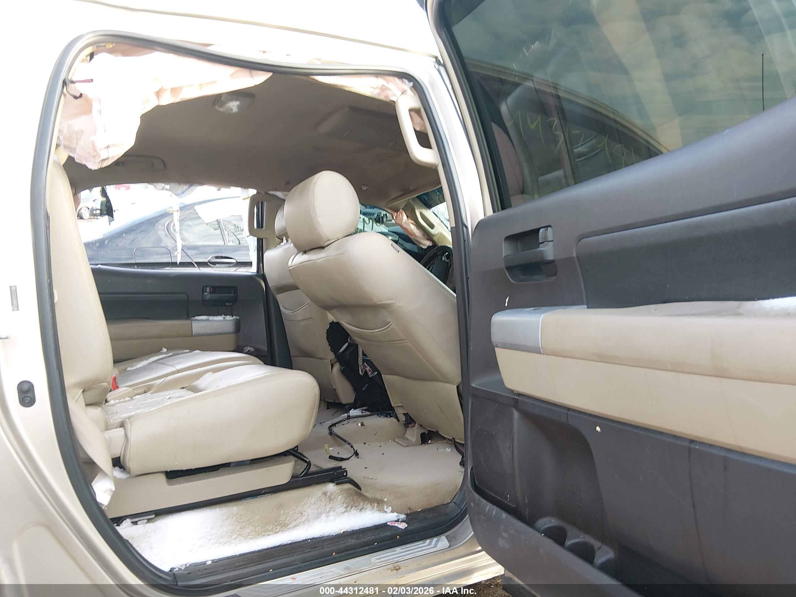 TOYOTA TUNDRA image 8