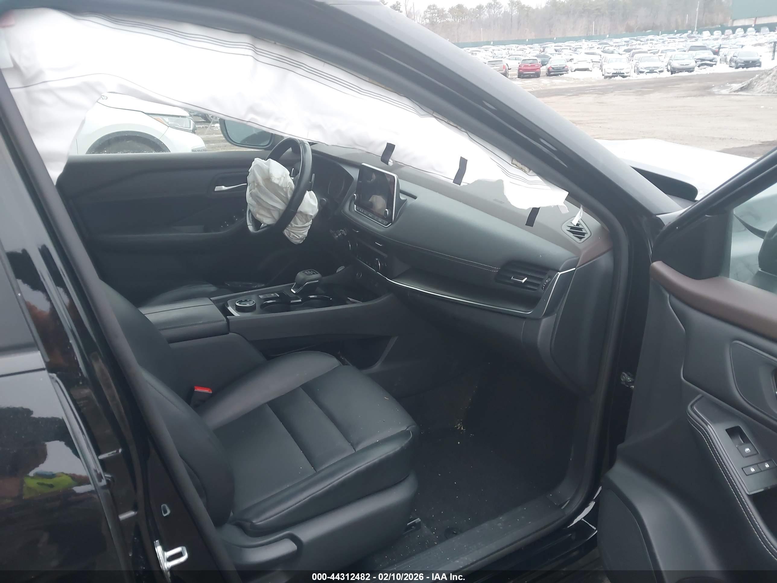 NISSAN ROGUE image 5