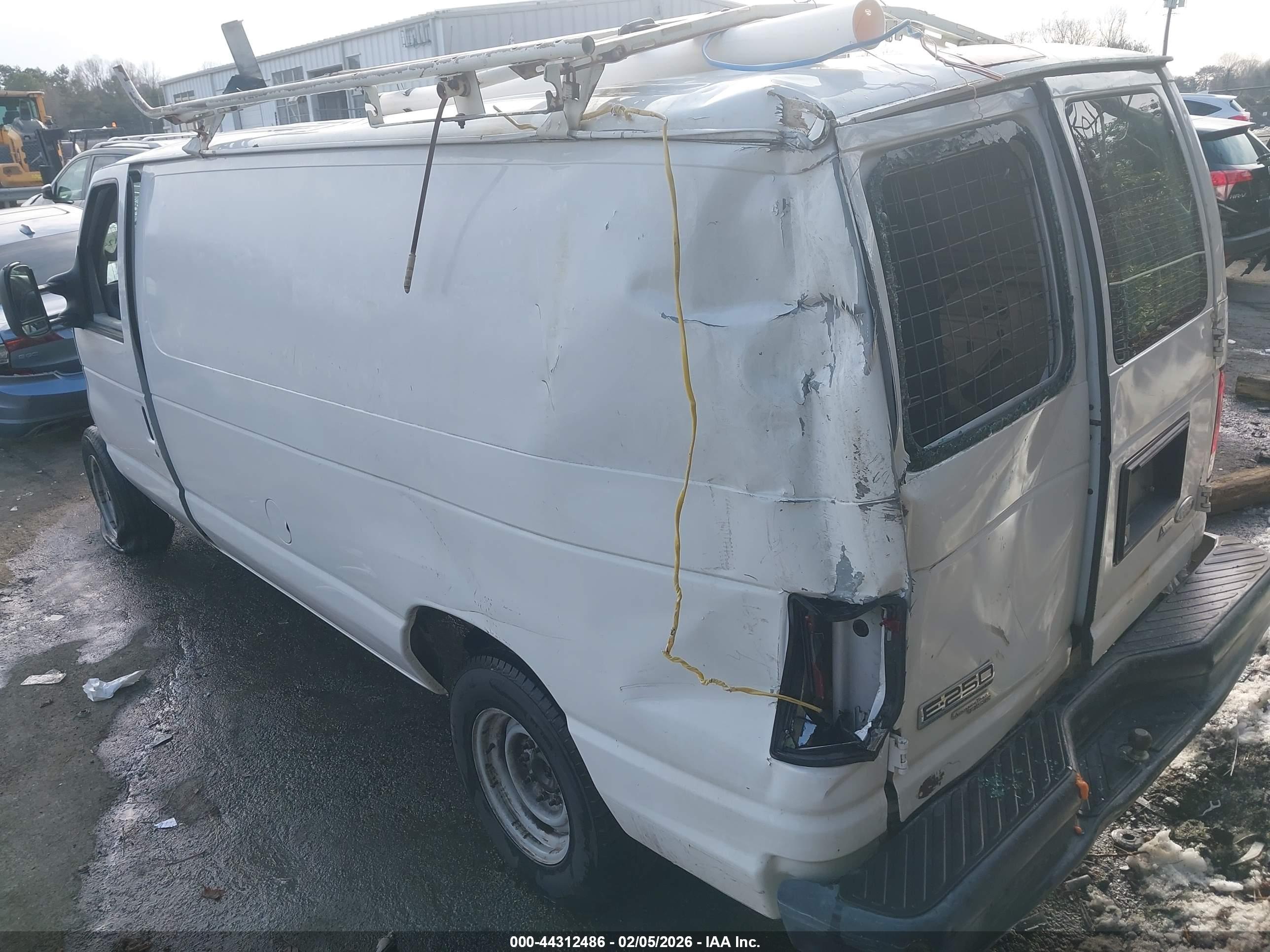 FORD E-250 image 3