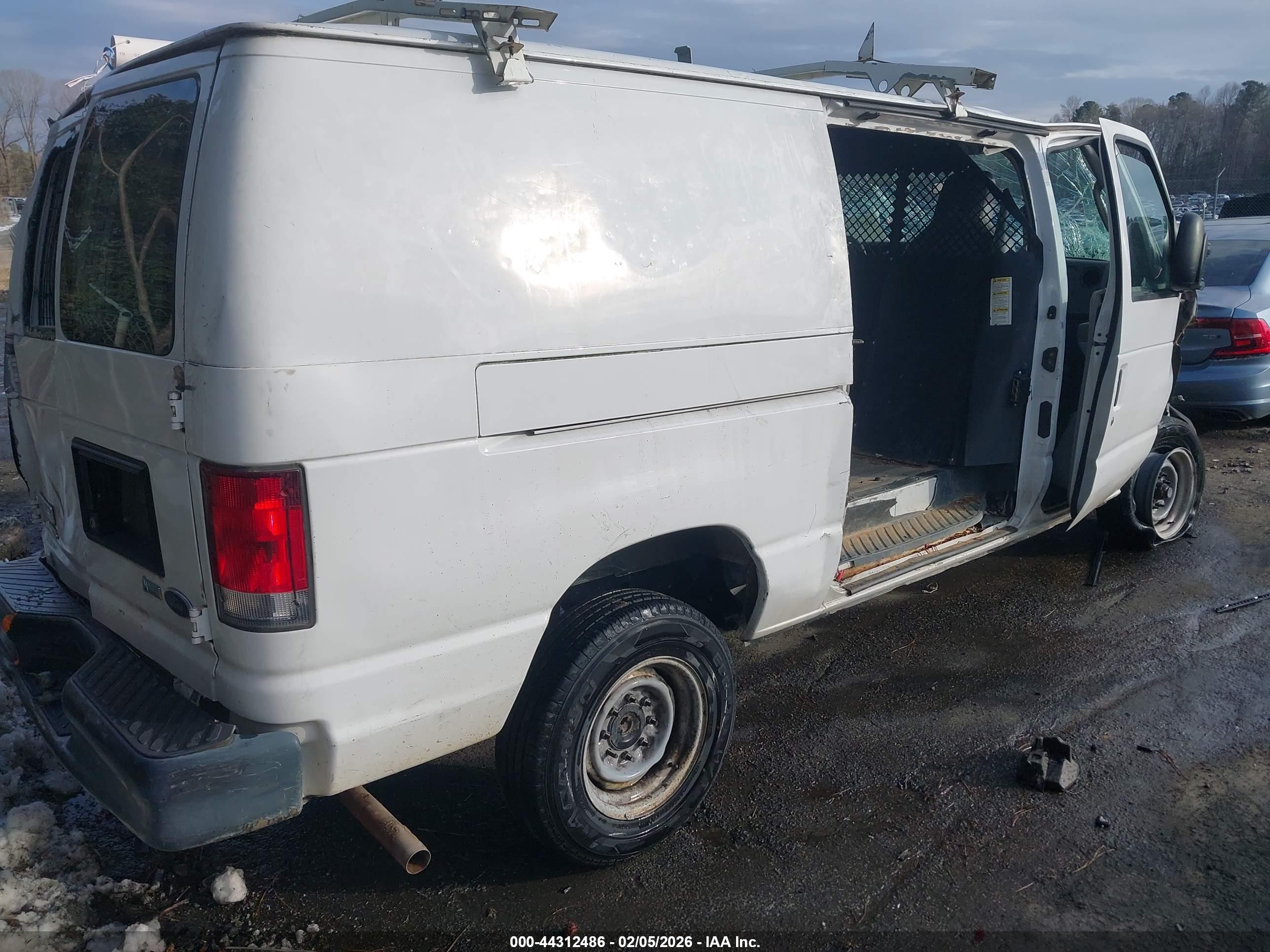 FORD E-250 image 4