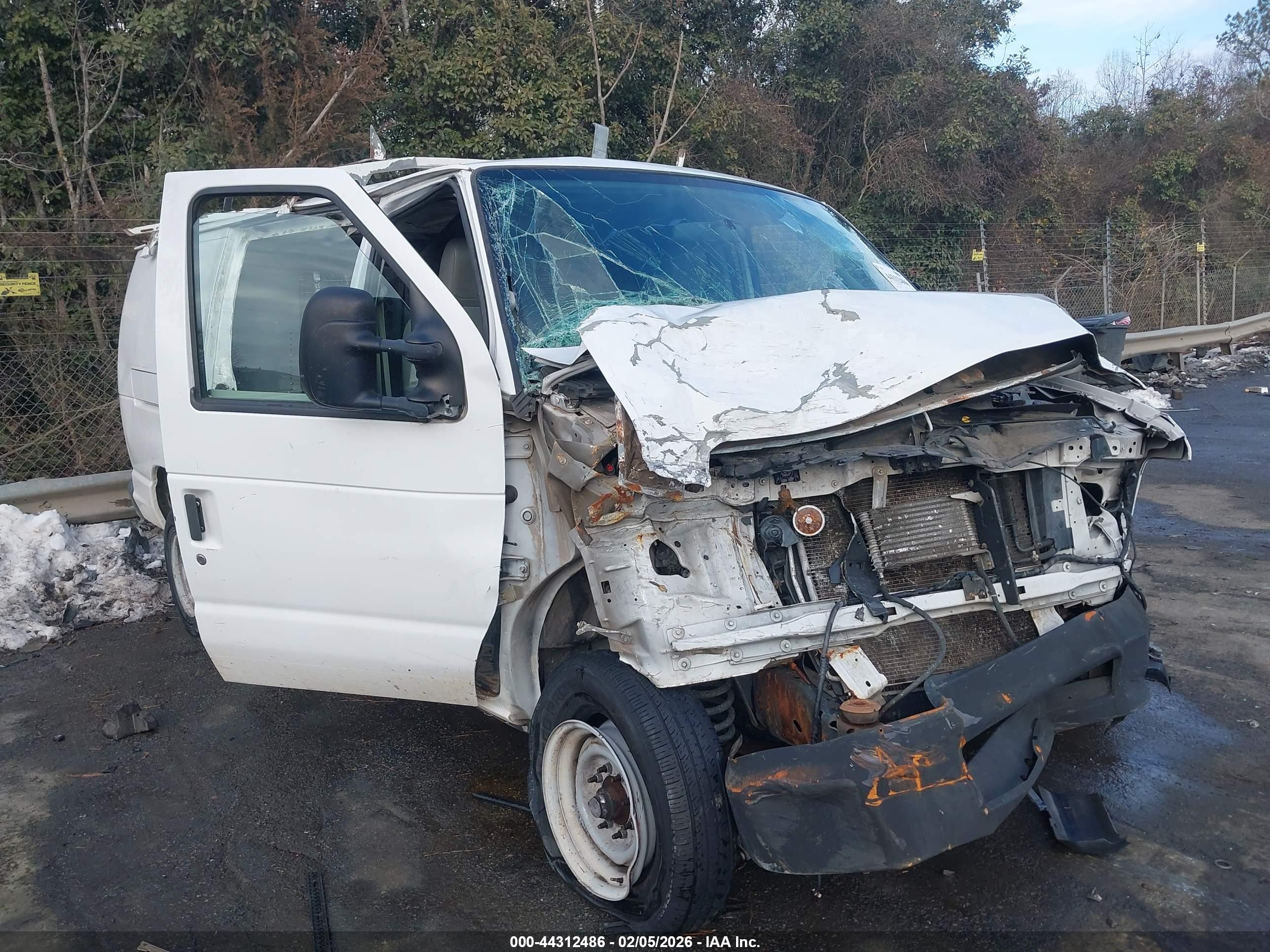 FORD E-250 image 6