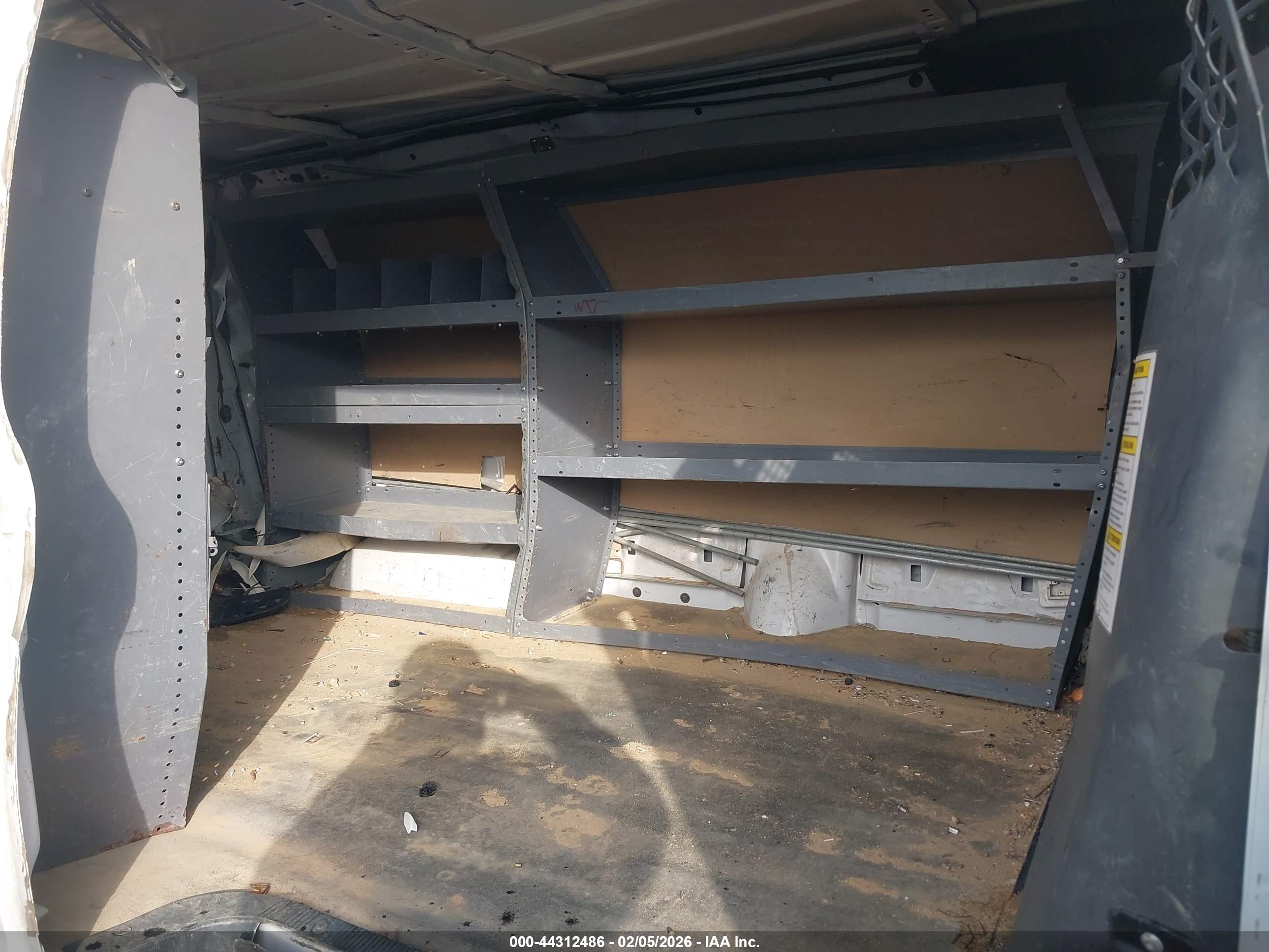 FORD E-250 image 8