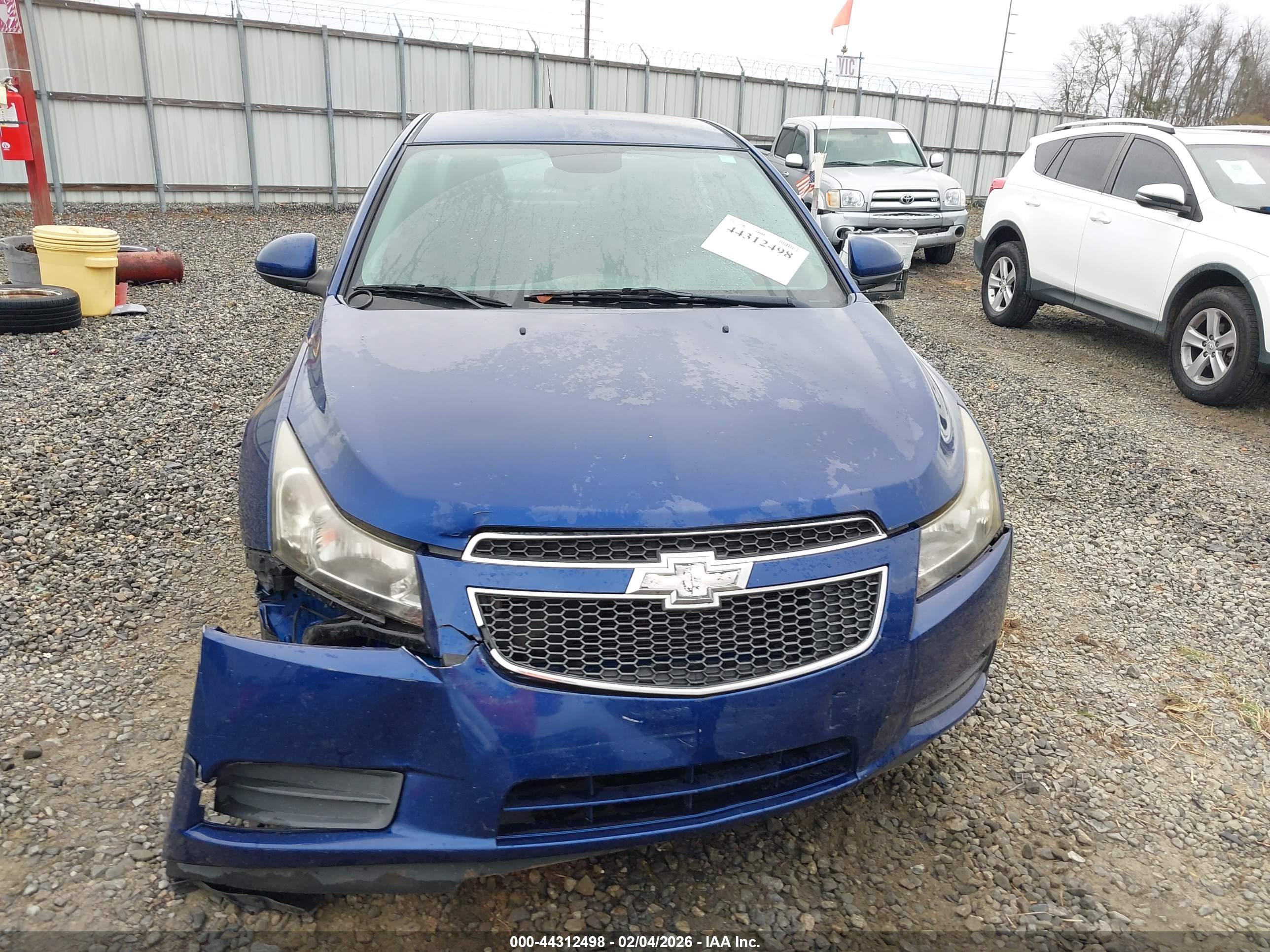 CHEVROLET CRUZE image 6
