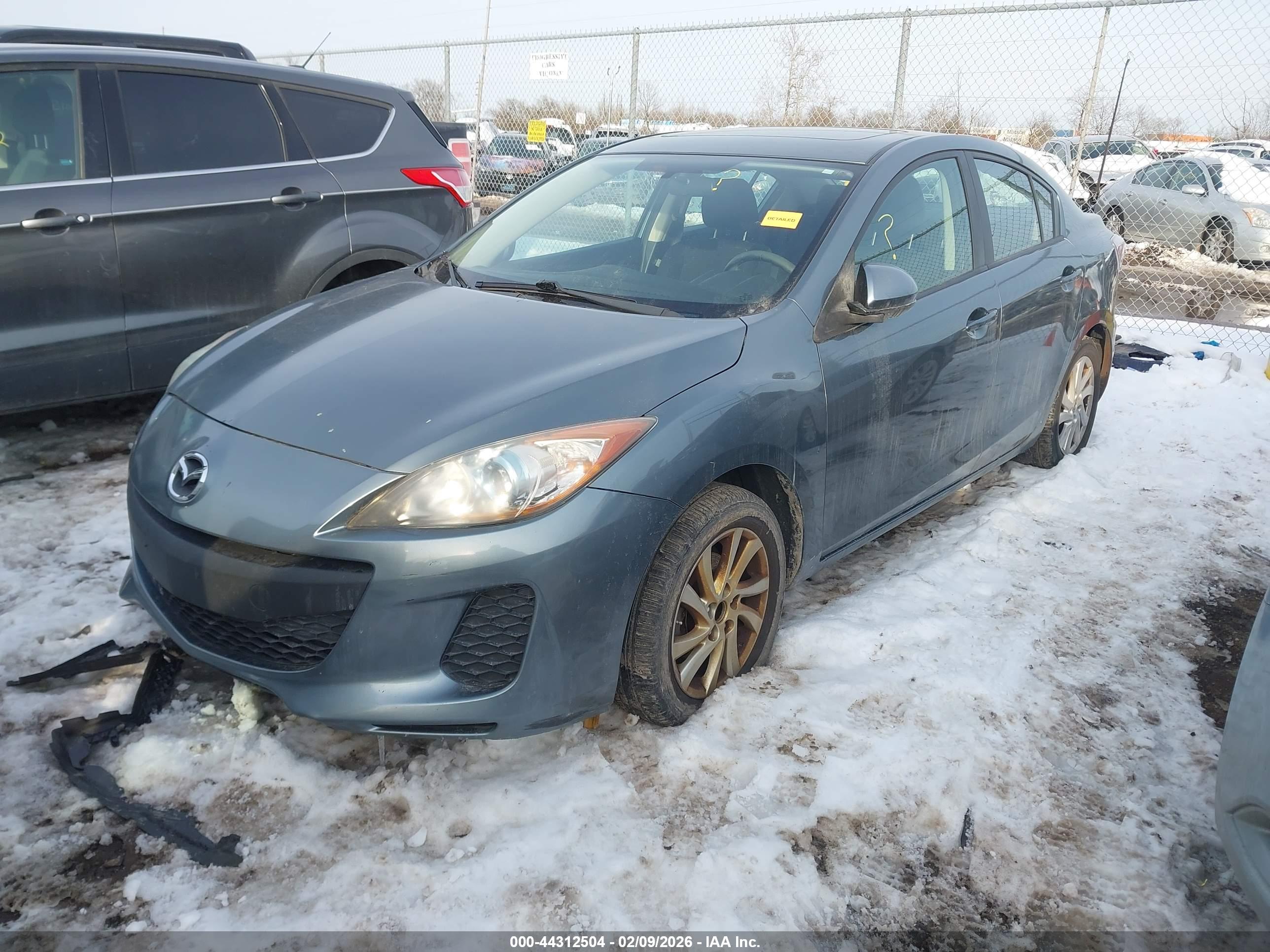 MAZDA MAZDA3 image 2