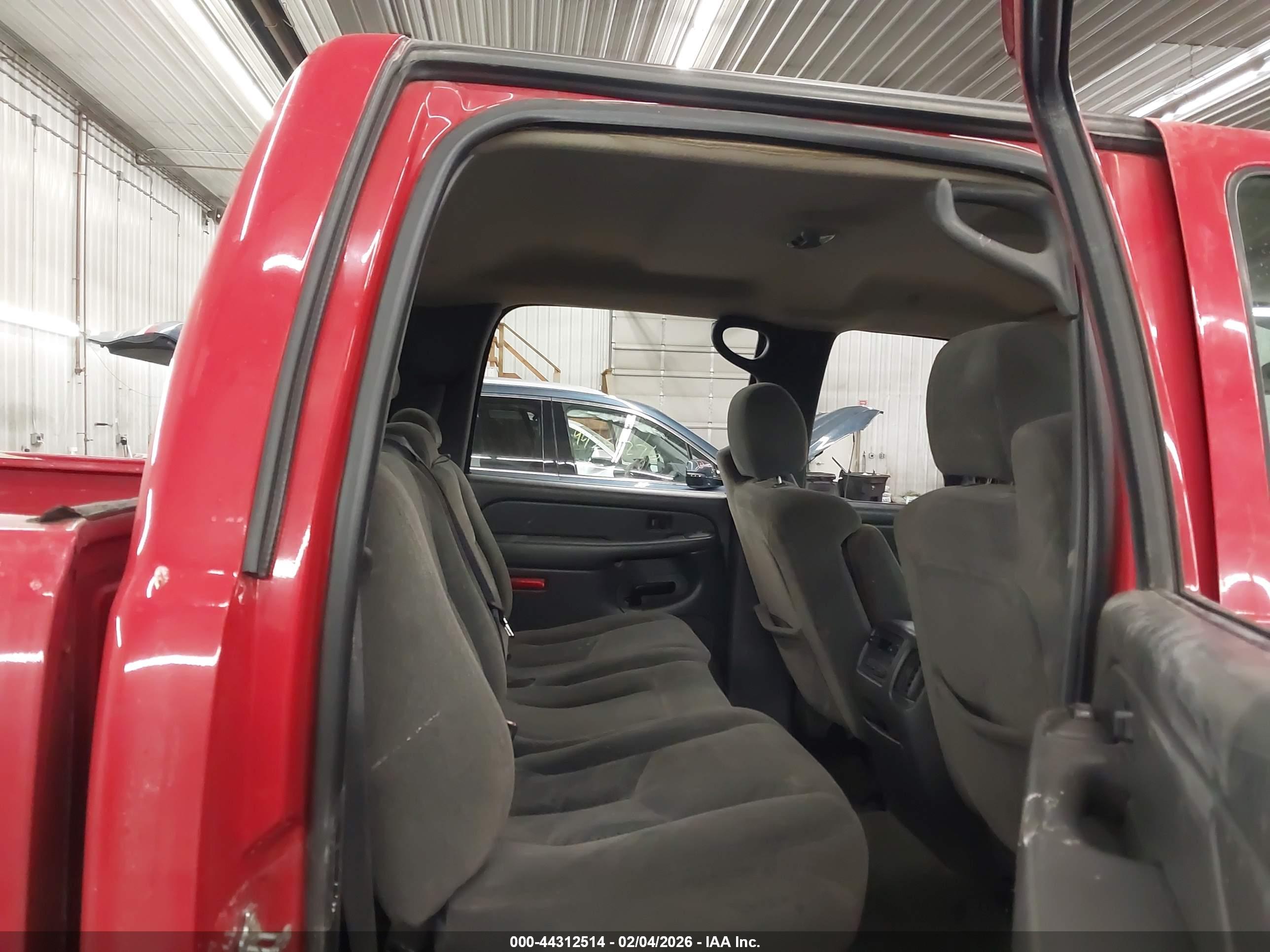 CHEVROLET SILVERADO image 8