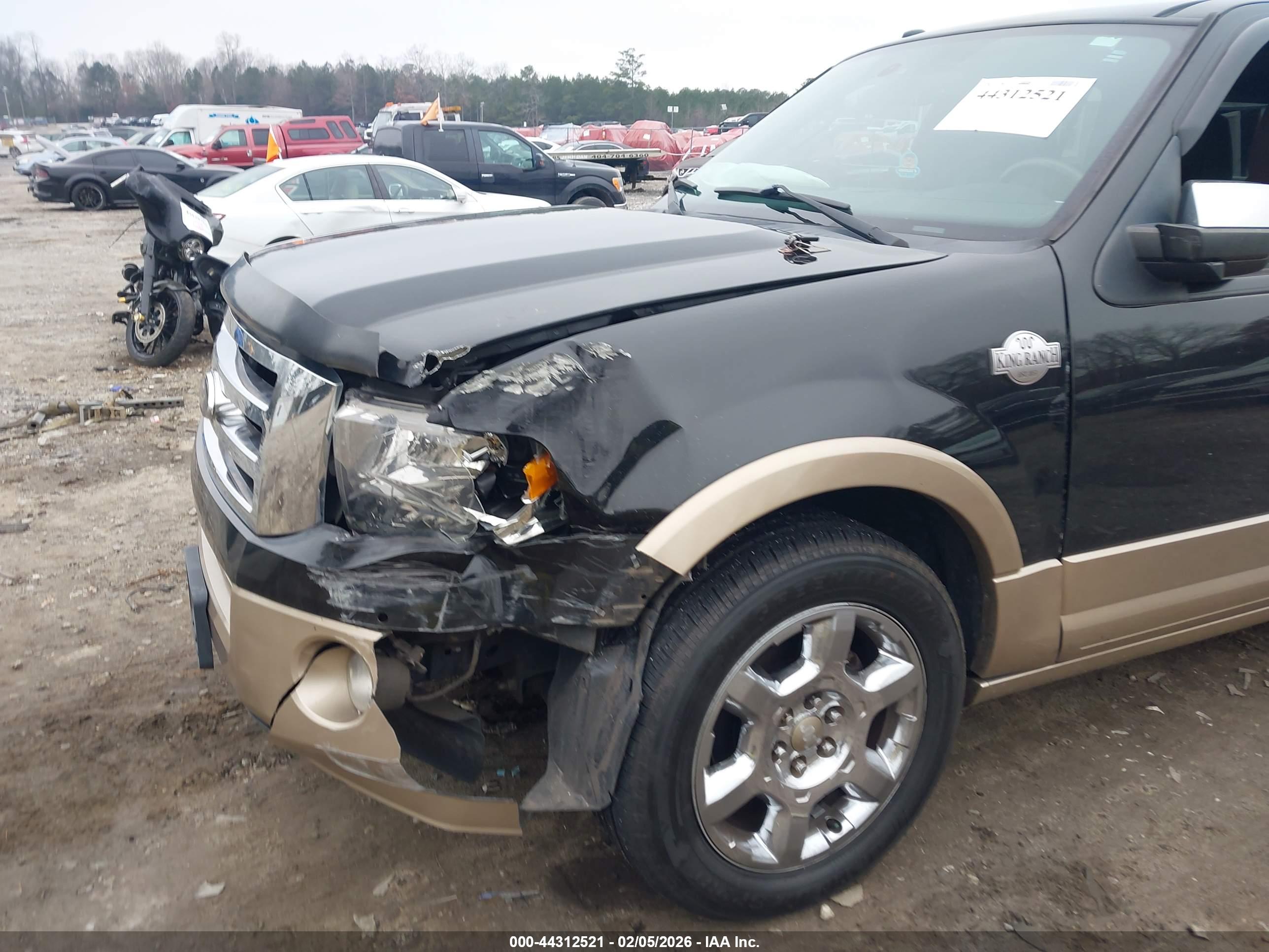 FORD EXPEDITION image 6