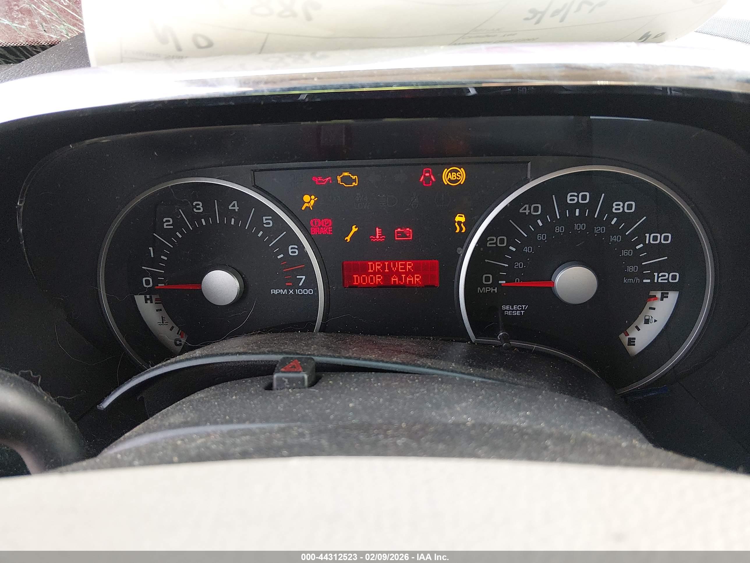 FORD EXPLORER image 7