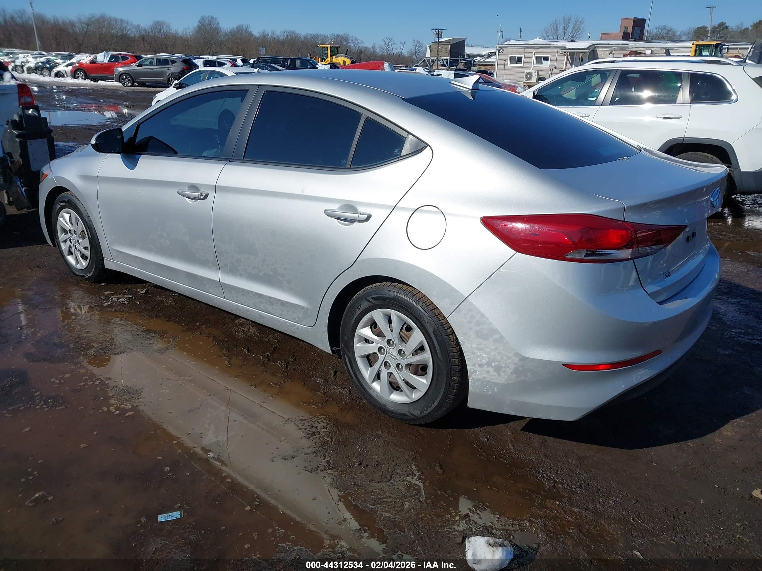 HYUNDAI ELANTRA image 3