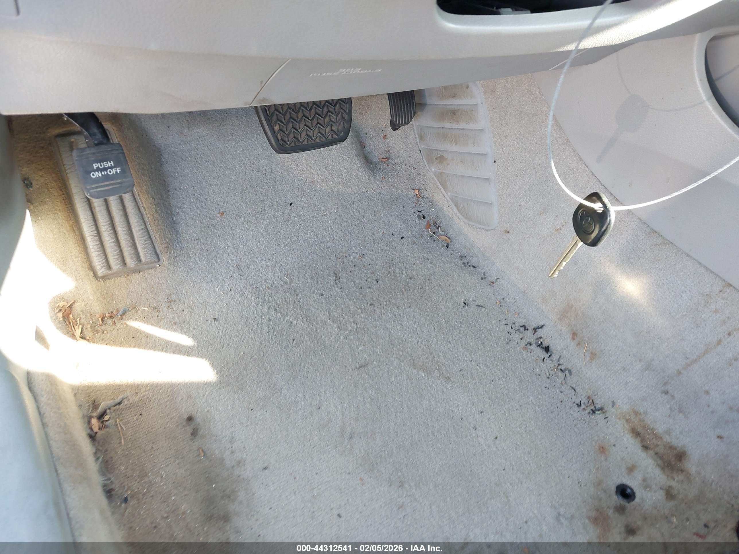 TOYOTA CAMRY image 11
