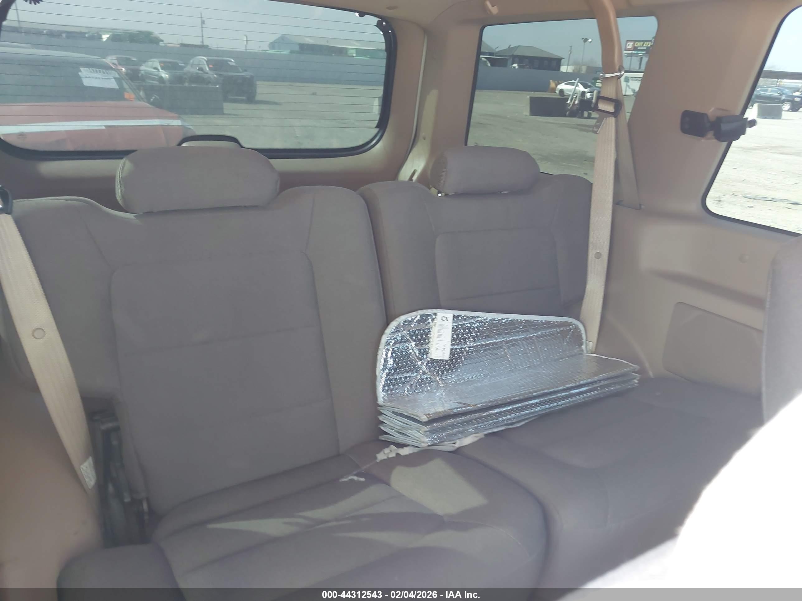 FORD EXPLORER image 8