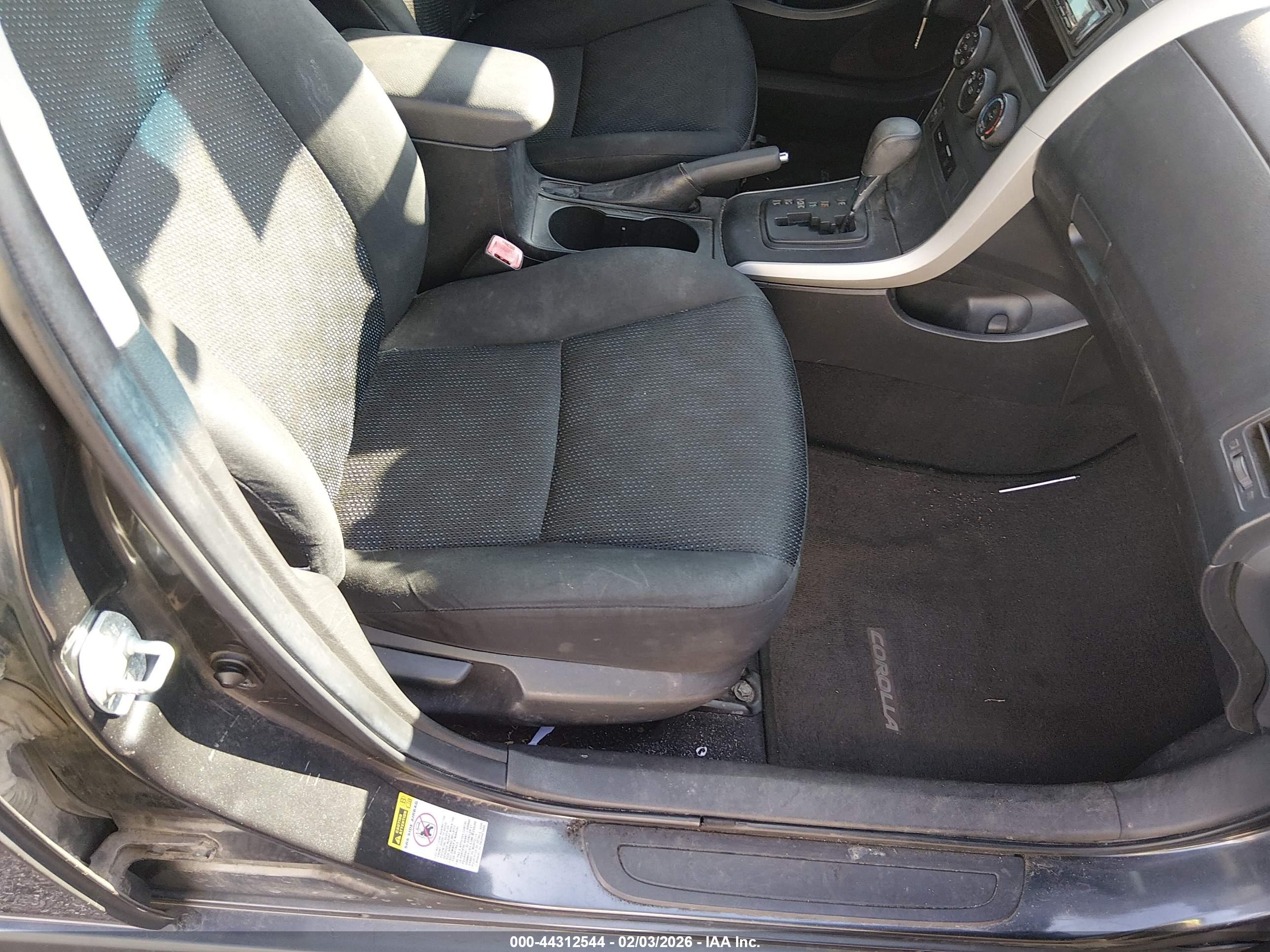 TOYOTA COROLLA image 5