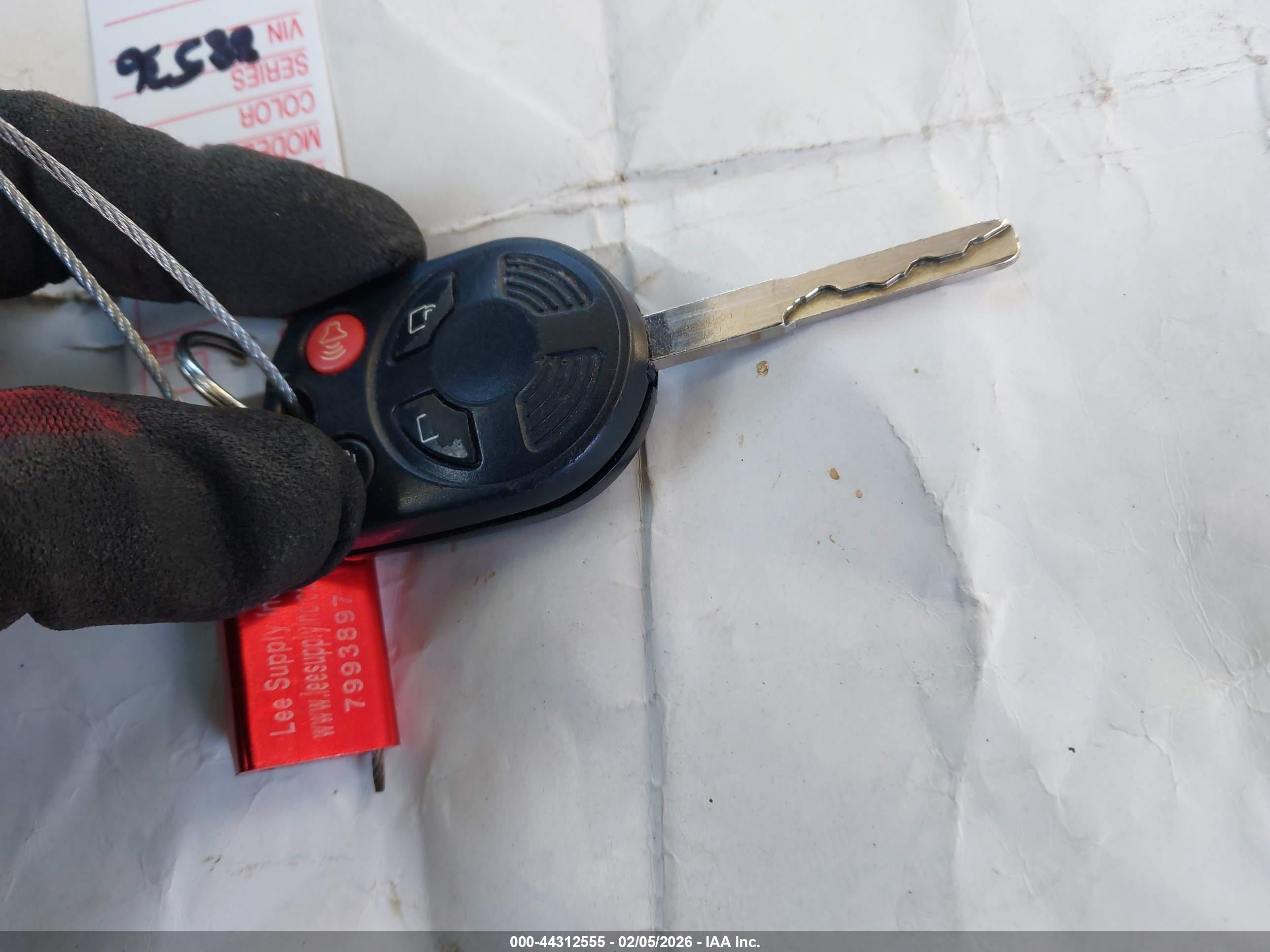 FORD ESCAPE image 11