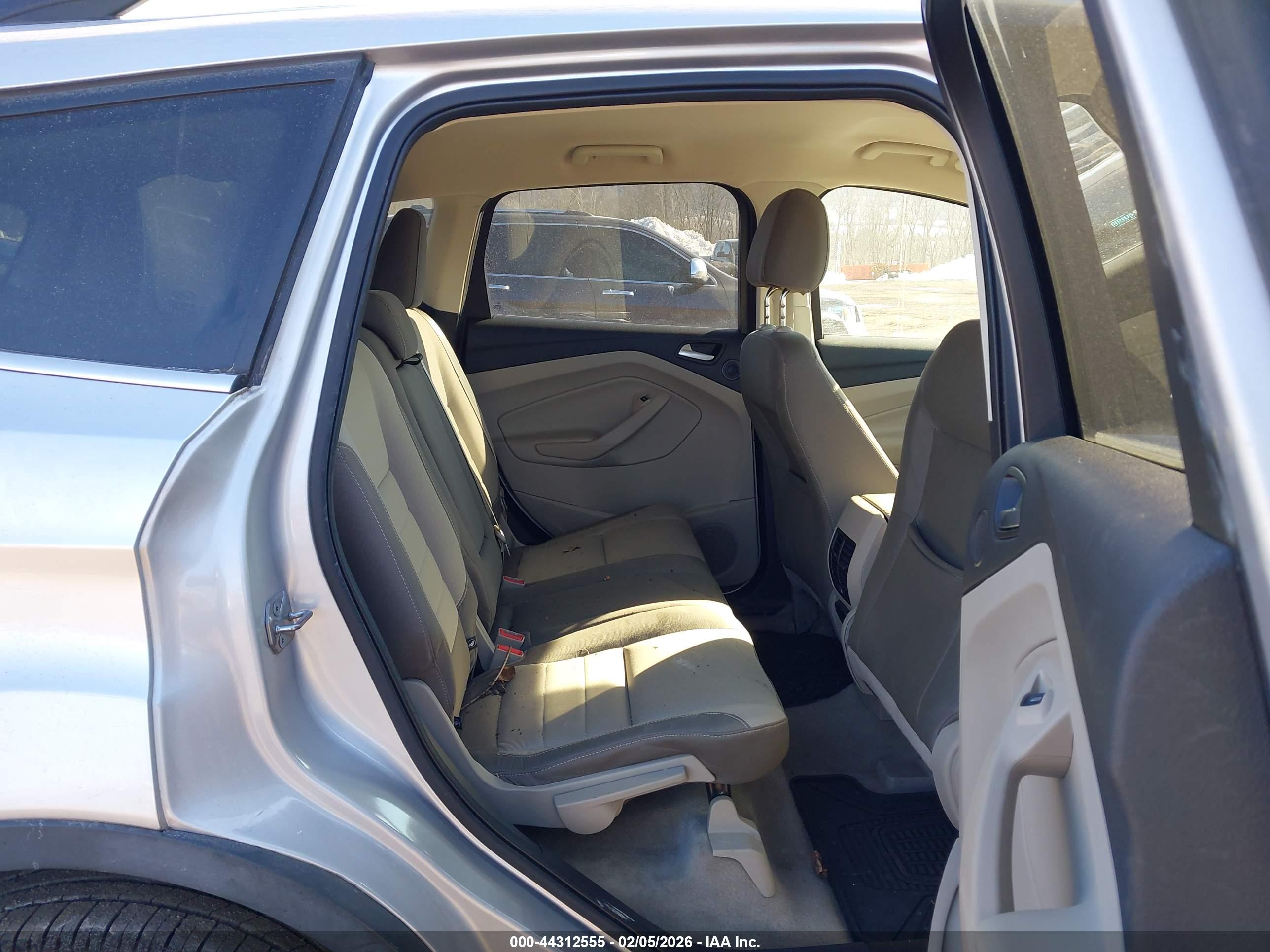 FORD ESCAPE image 8
