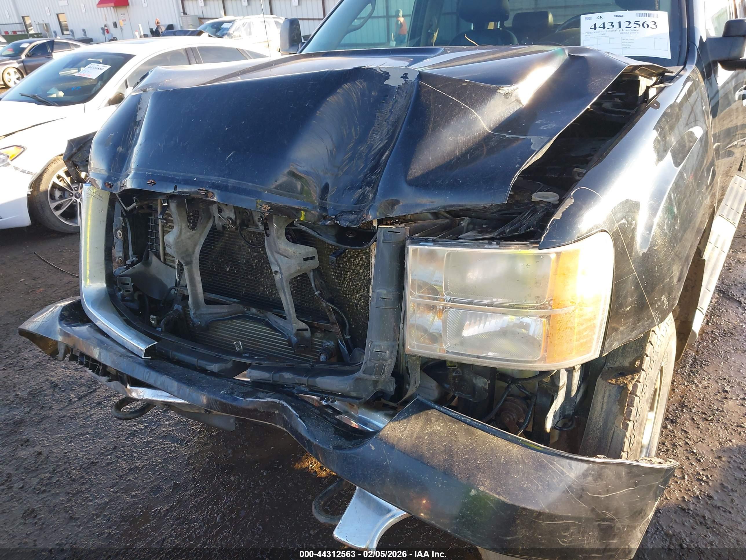 GMC SIERRA image 6