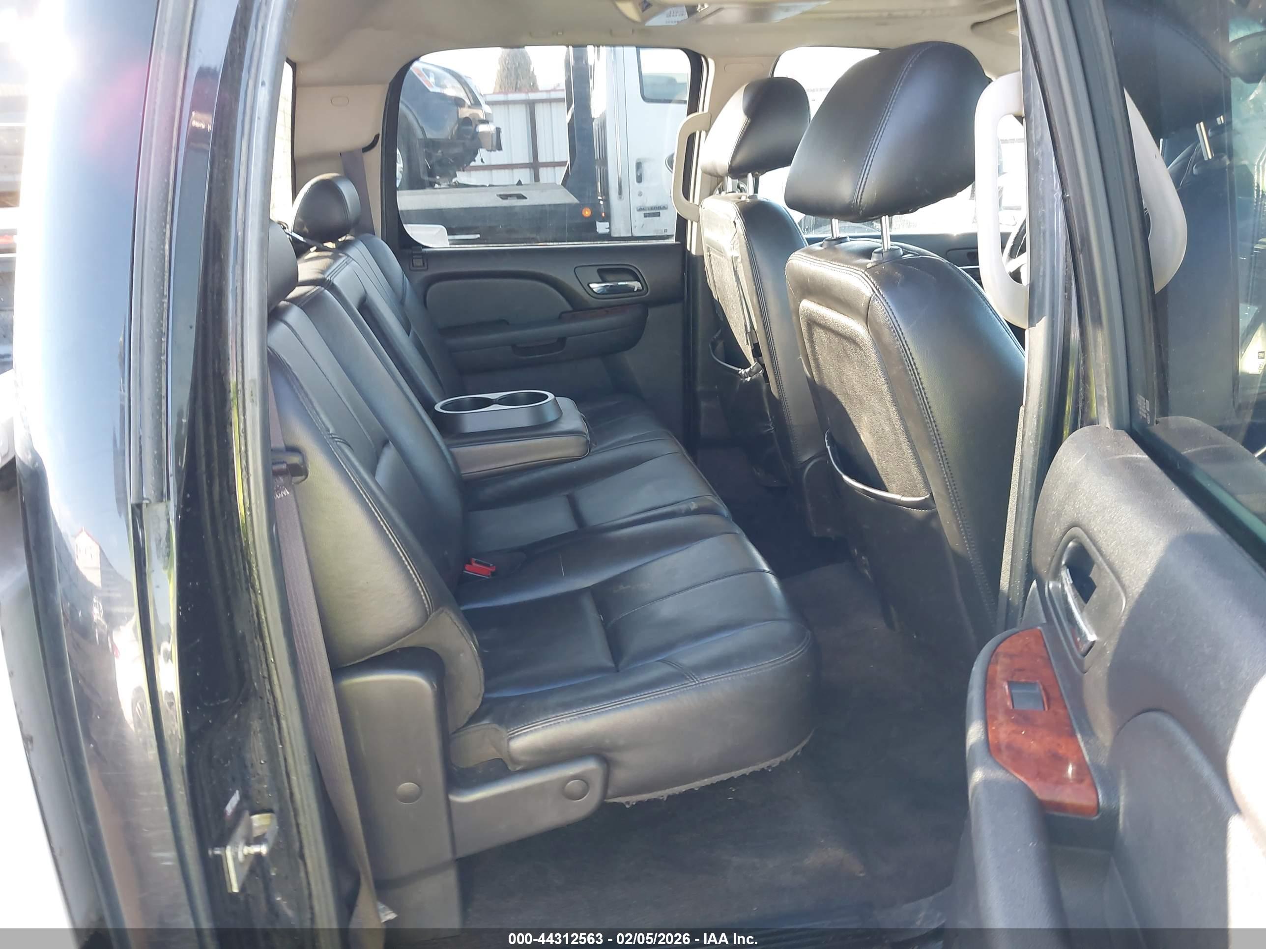 GMC SIERRA image 8
