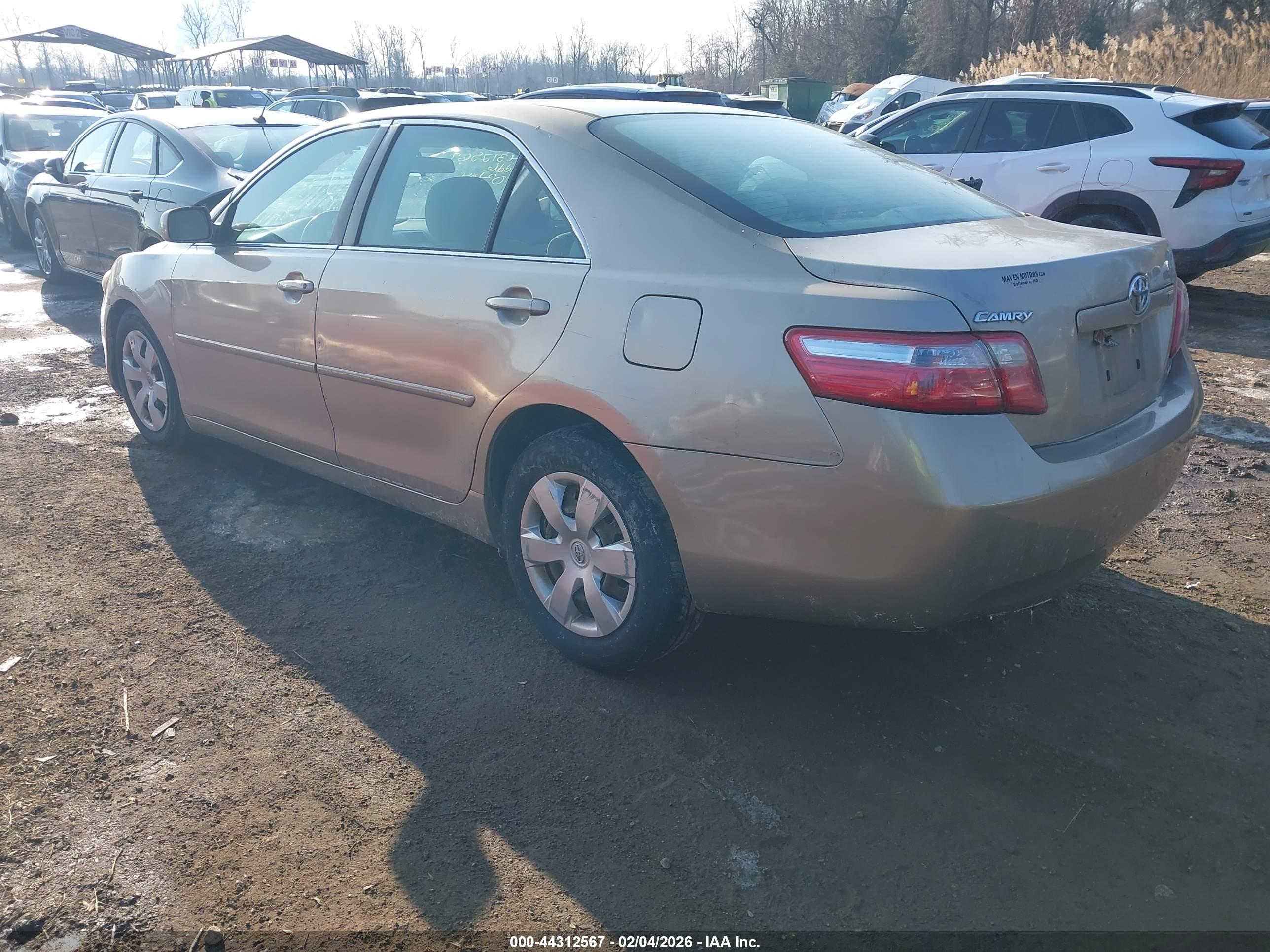 TOYOTA CAMRY image 3