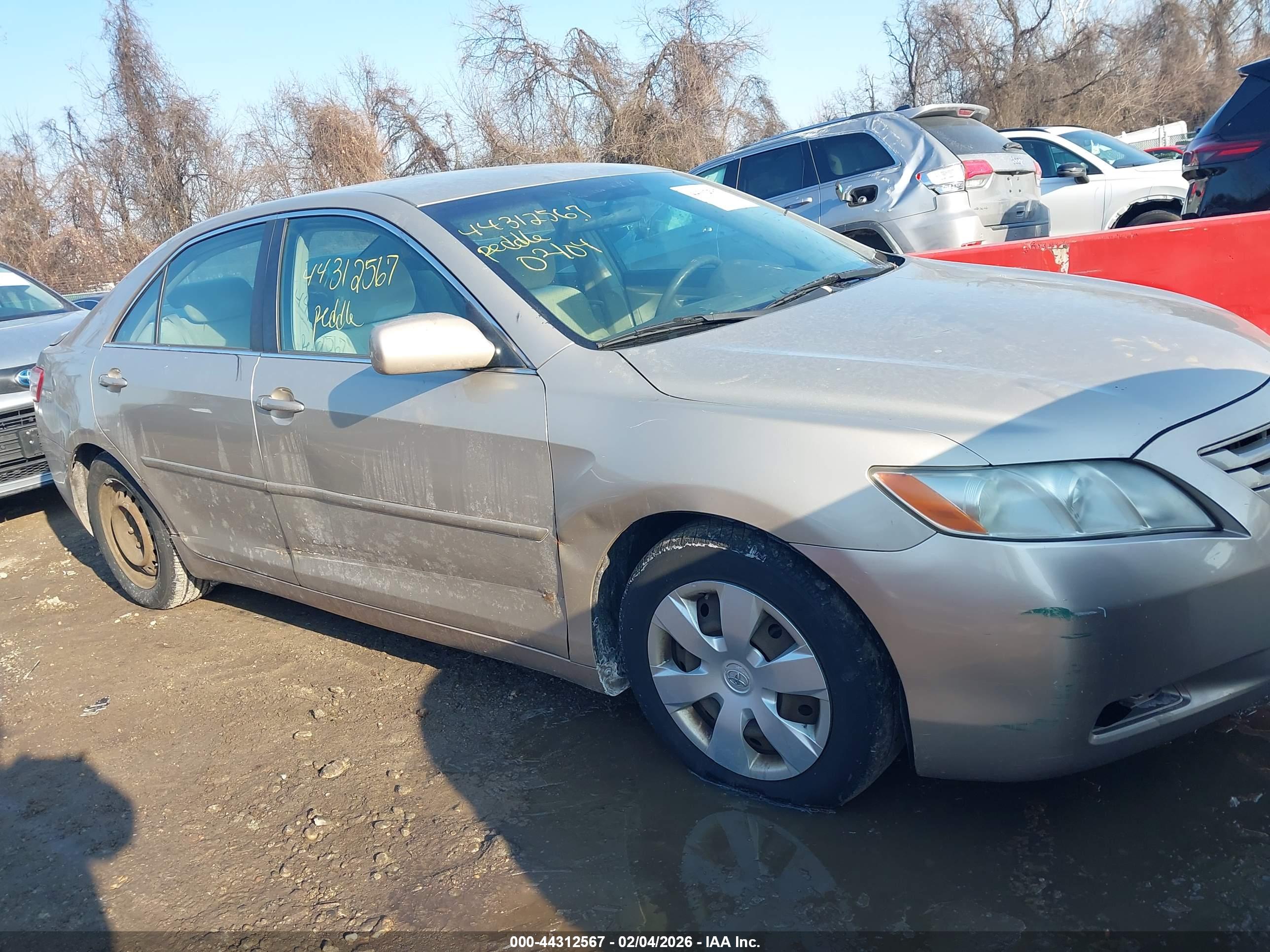 TOYOTA CAMRY image 6