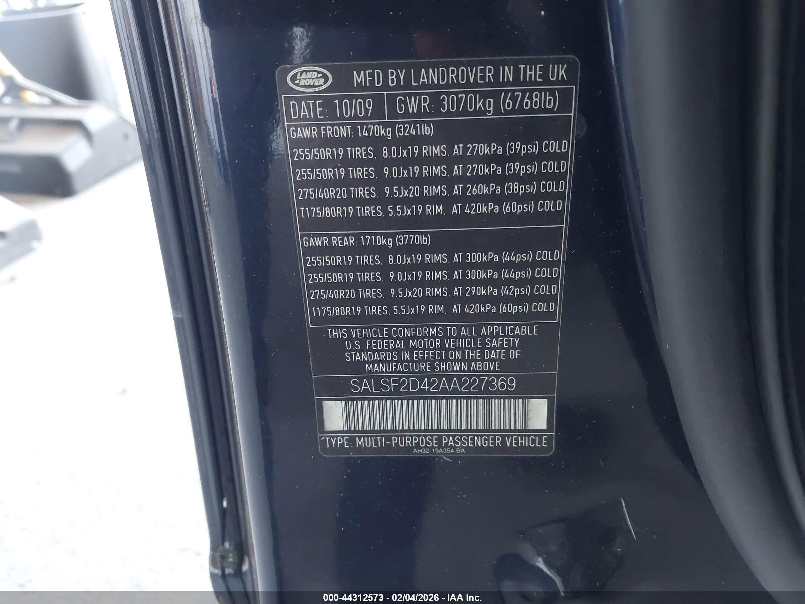LAND ROVER image 9