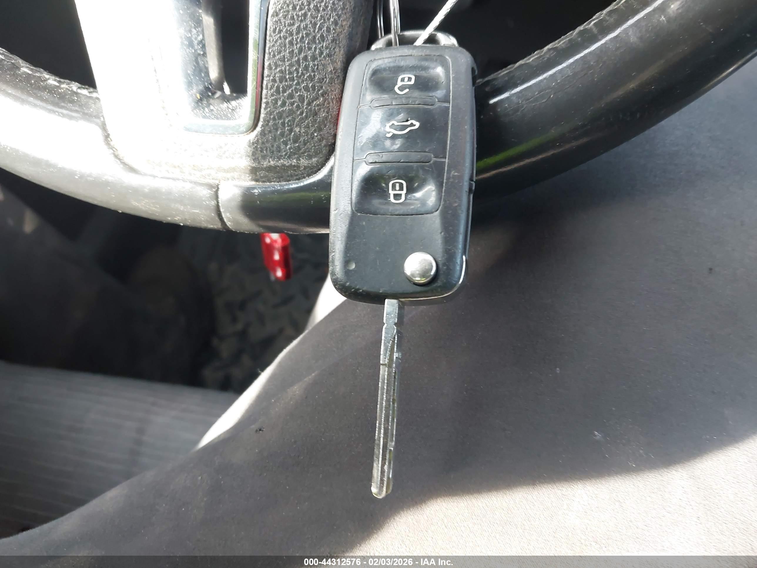 VOLKSWAGEN TIGUAN image 11